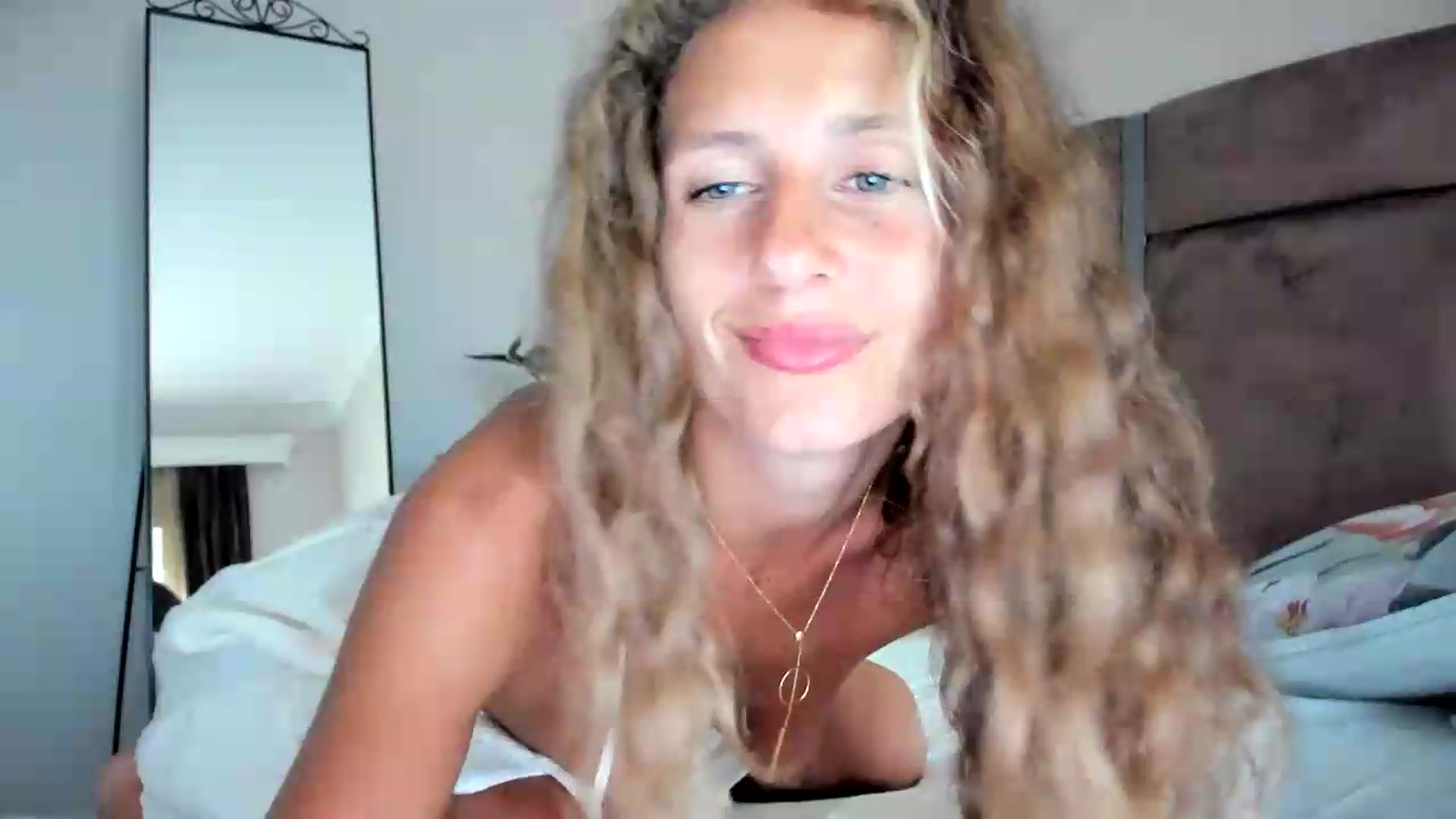 Gallery image thumbnail from SweetAngell18's myfreecams stream on, 06/04/2026, 11:38 image 19 of 20