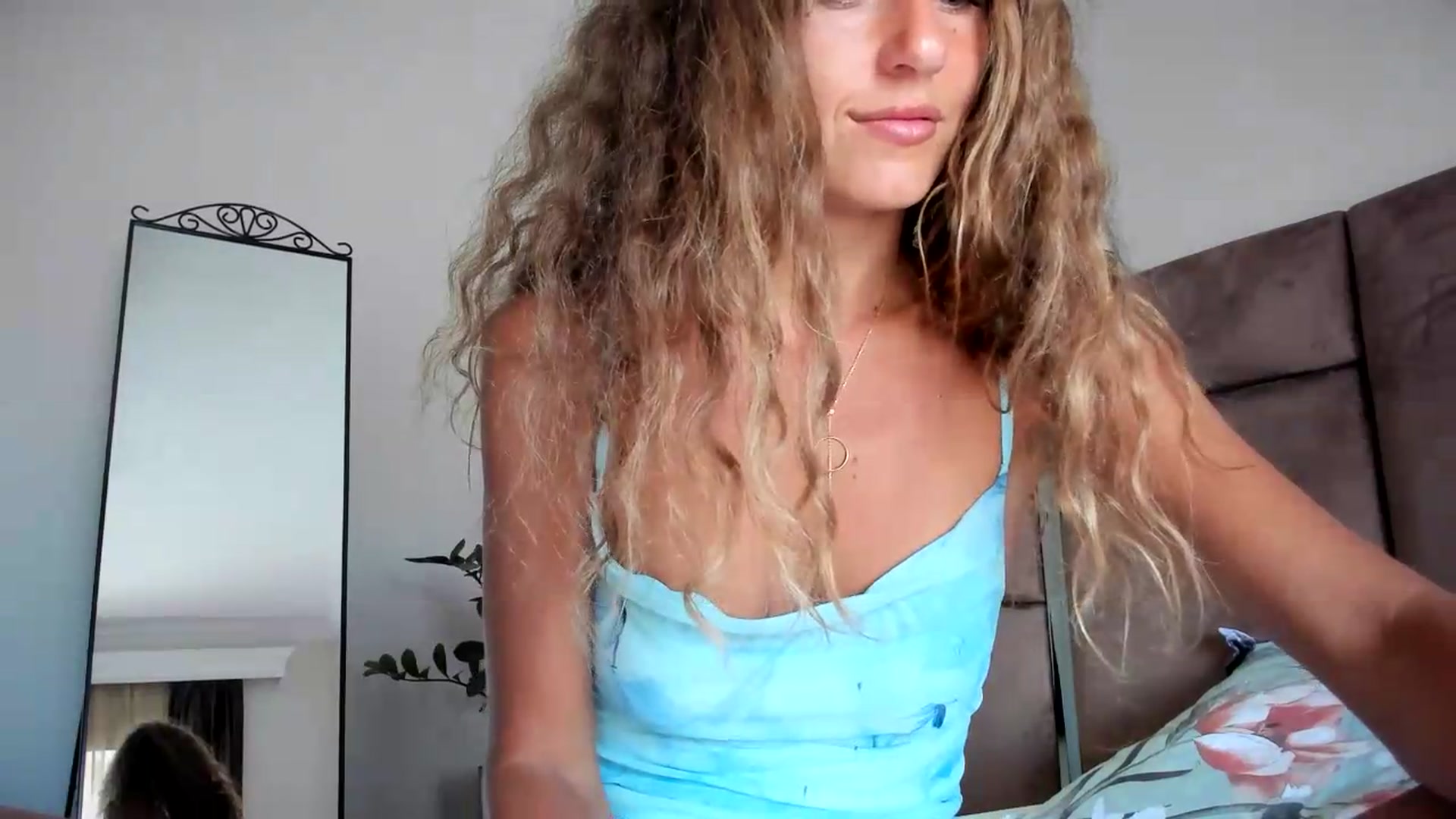 Gallery image thumbnail from SweetAngell18's myfreecams stream on, 06/05/2026, 06:58 image 18 of 20