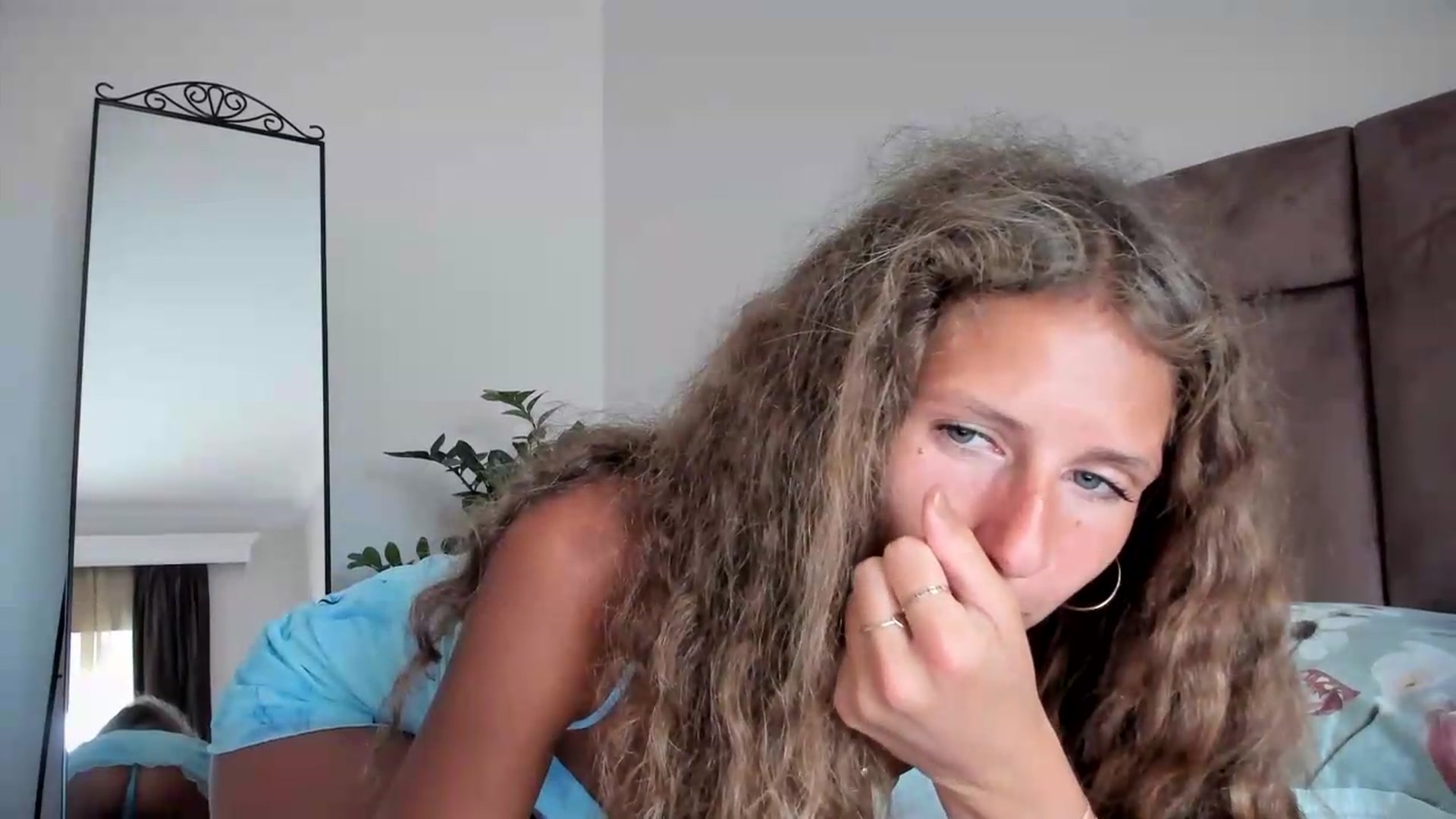 Gallery image thumbnail from SweetAngell18's myfreecams stream on, 06/05/2026, 08:09 image 8 of 20
