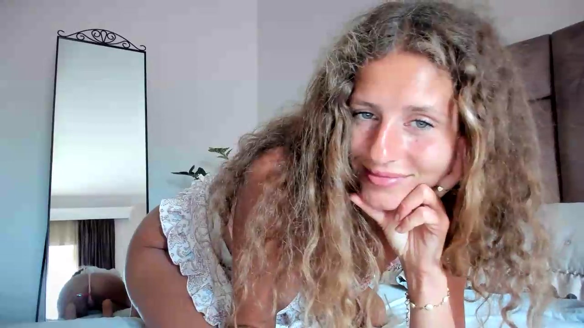 Gallery image thumbnail from SweetAngell18's myfreecams stream on, 06/06/2026, 12:26 image 18 of 20