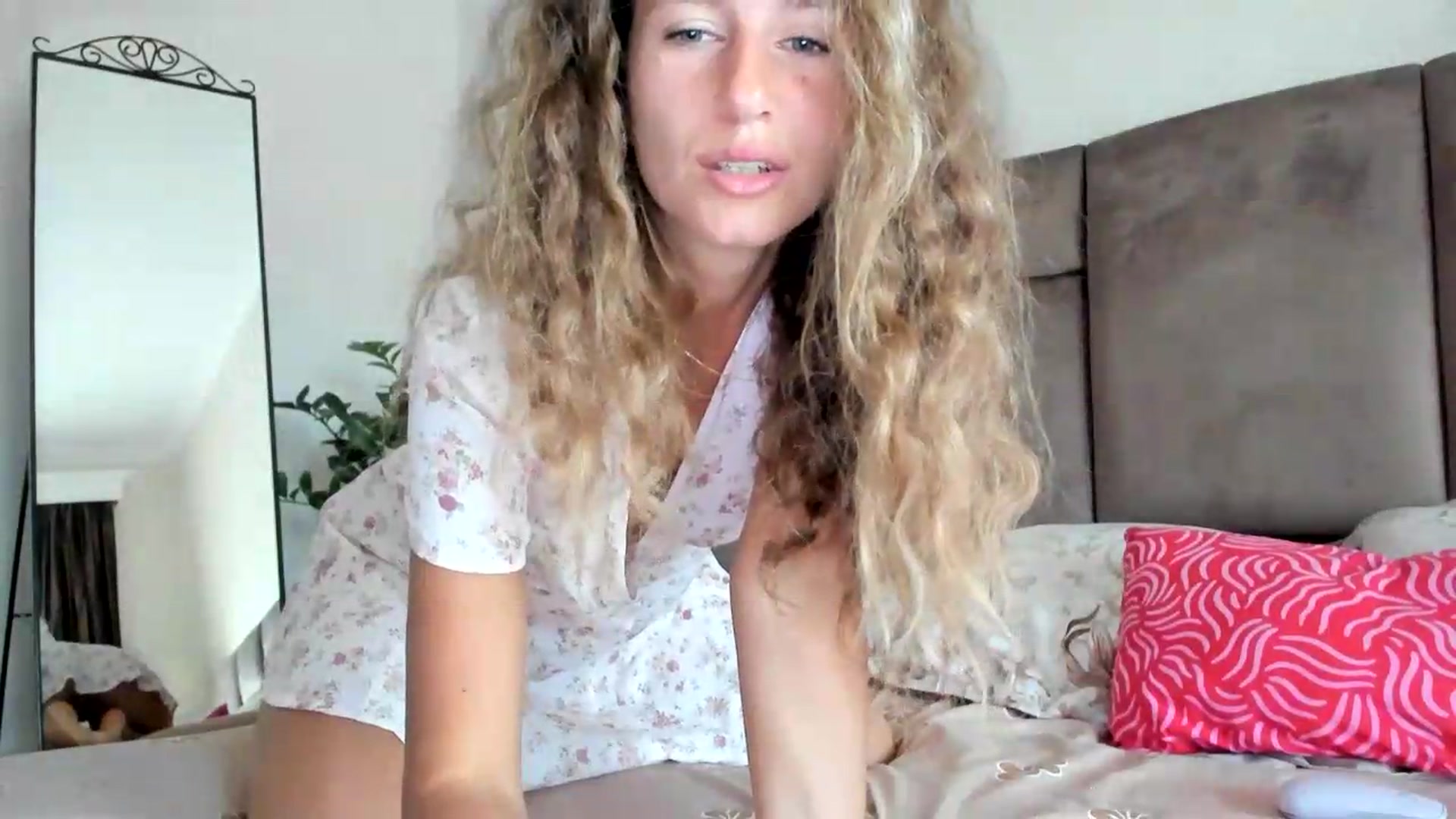 Gallery image thumbnail from SweetAngell18's myfreecams stream on, 06/15/2026, 09:18 image 7 of 20