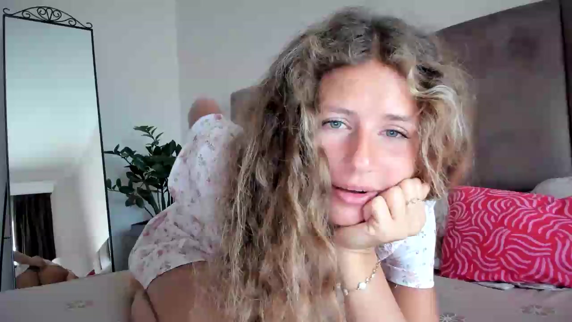 Gallery image thumbnail from SweetAngell18's myfreecams stream on, 06/15/2026, 09:18 image 1 of 20