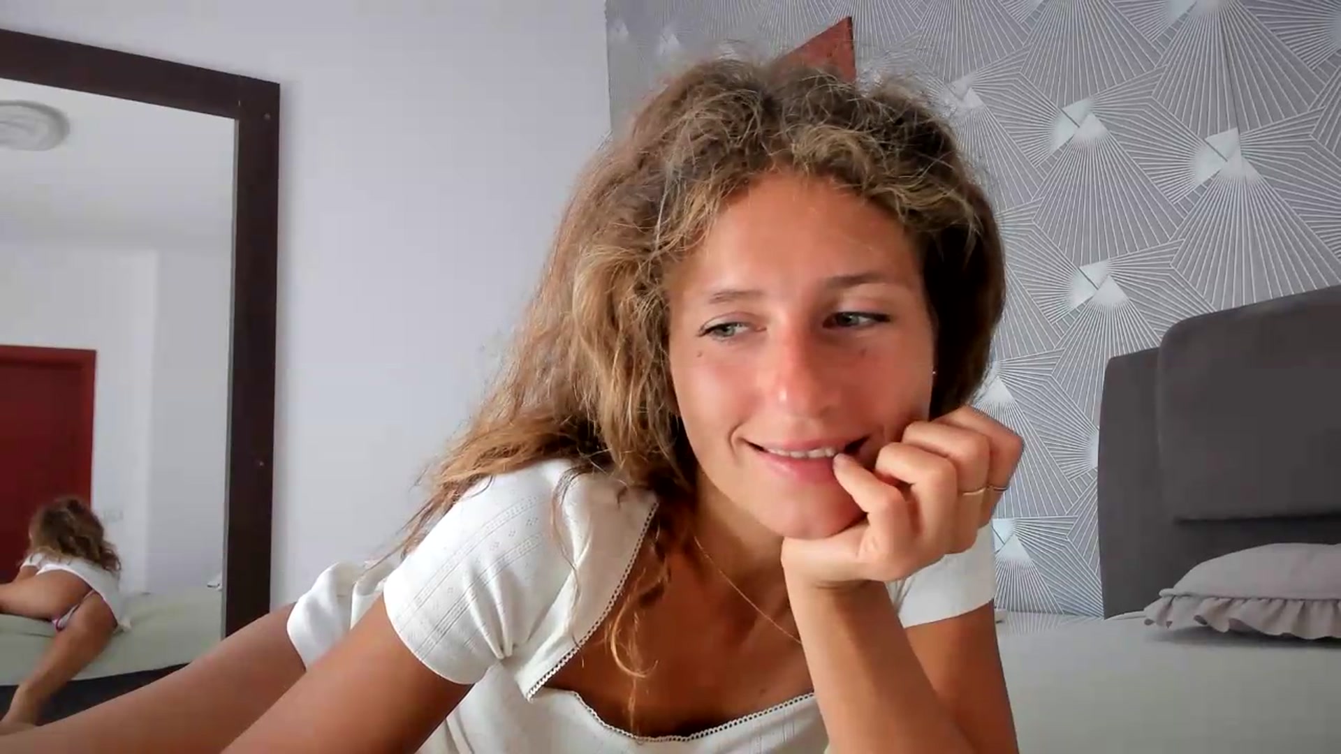 Gallery image thumbnail from SweetAngell18's myfreecams stream on, 06/20/2026, 08:21 image 16 of 20