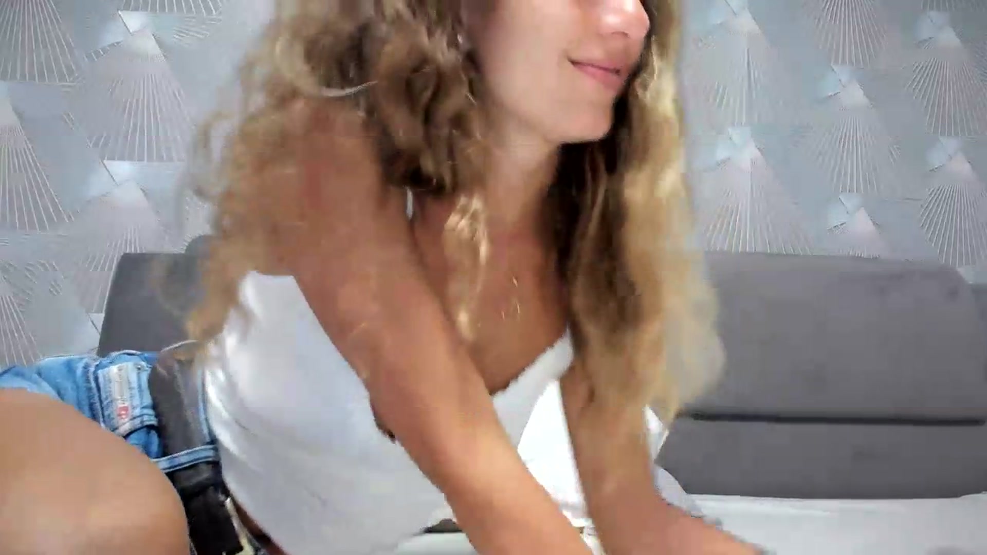 Gallery image thumbnail from SweetAngell18's myfreecams stream on, 06/20/2026, 18:38 image 5 of 20