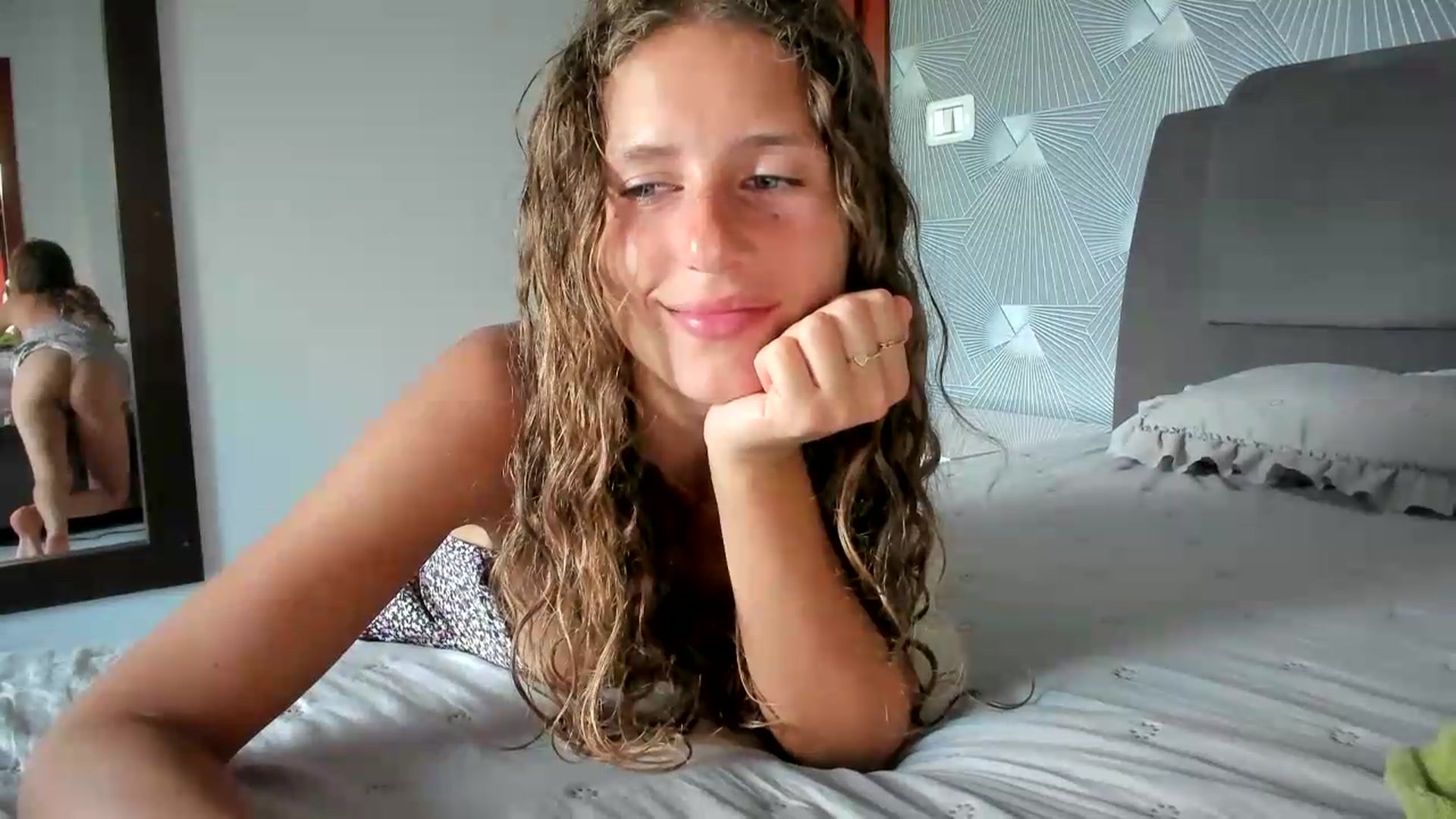 Gallery image thumbnail from SweetAngell18's myfreecams stream on, 06/21/2026, 14:28 image 3 of 20