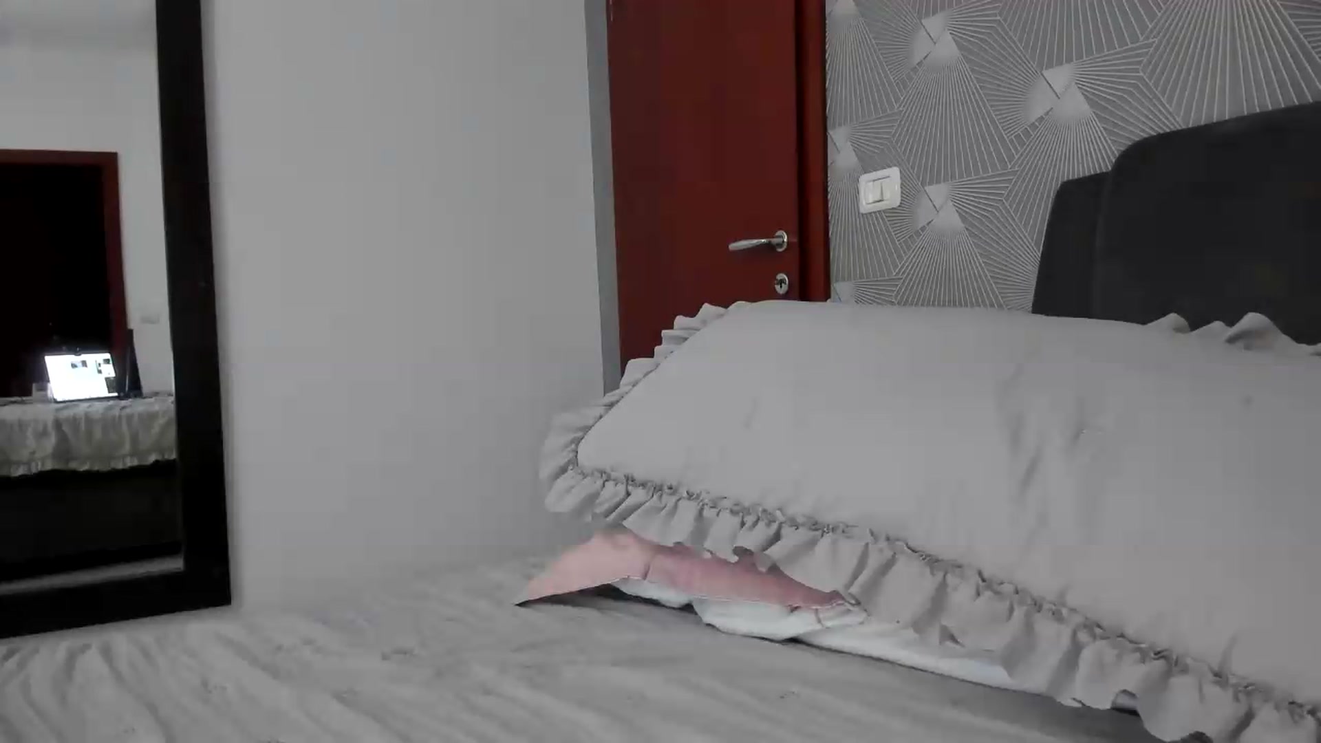 Gallery image thumbnail from SweetAngell18's myfreecams stream on, 06/21/2026, 21:45 image 13 of 20