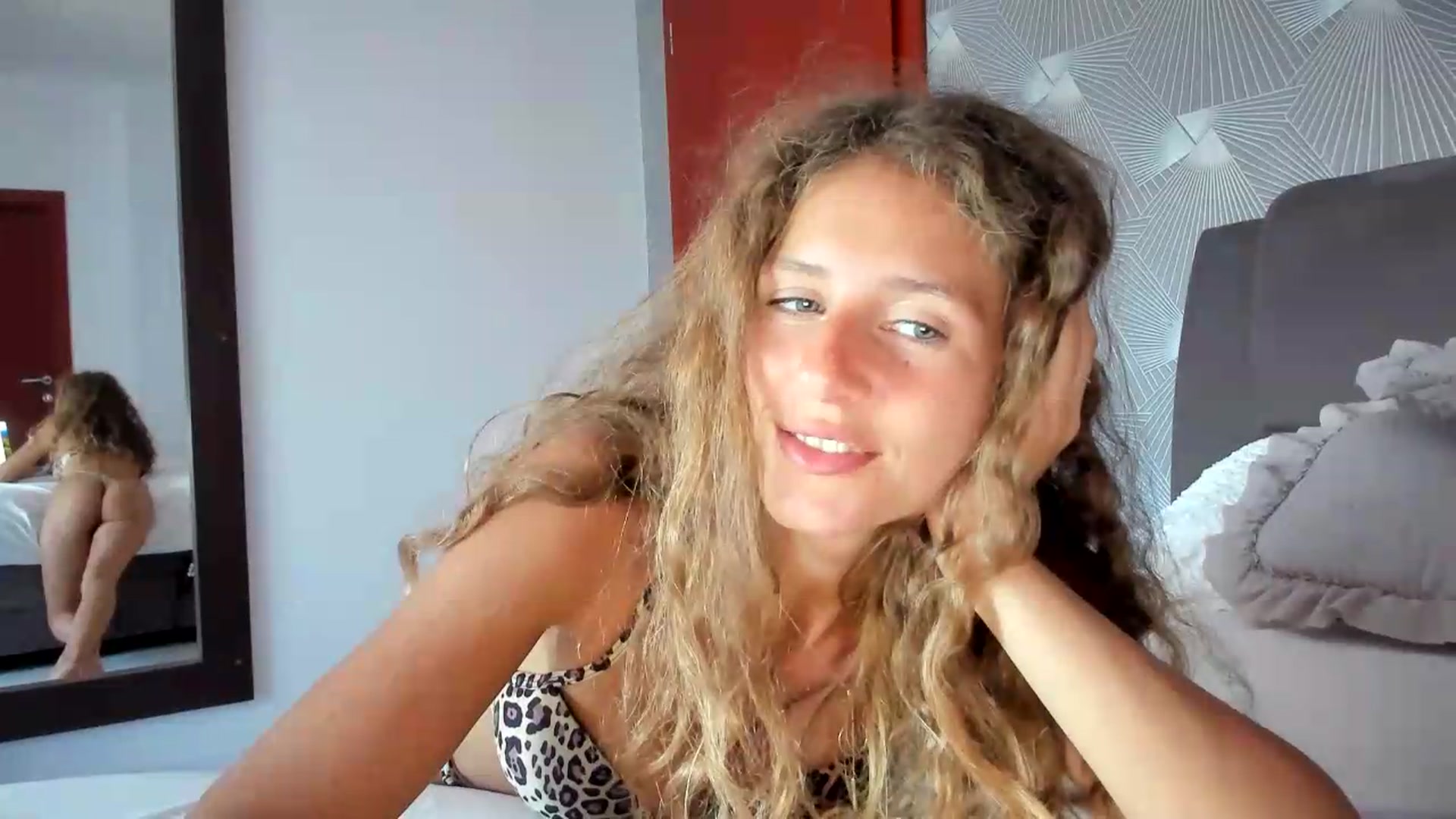 Gallery image thumbnail from SweetAngell18's myfreecams stream on, 06/24/2026, 10:09 image 18 of 20