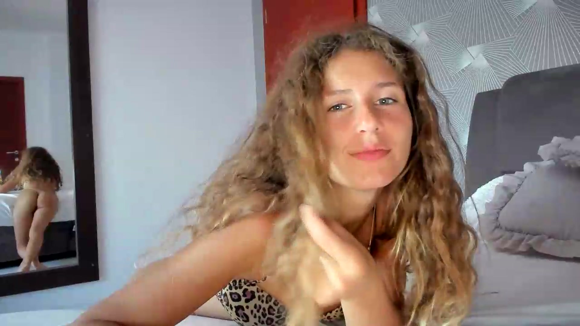 Gallery image thumbnail from SweetAngell18's myfreecams stream on, 06/24/2026, 10:09 image 17 of 20