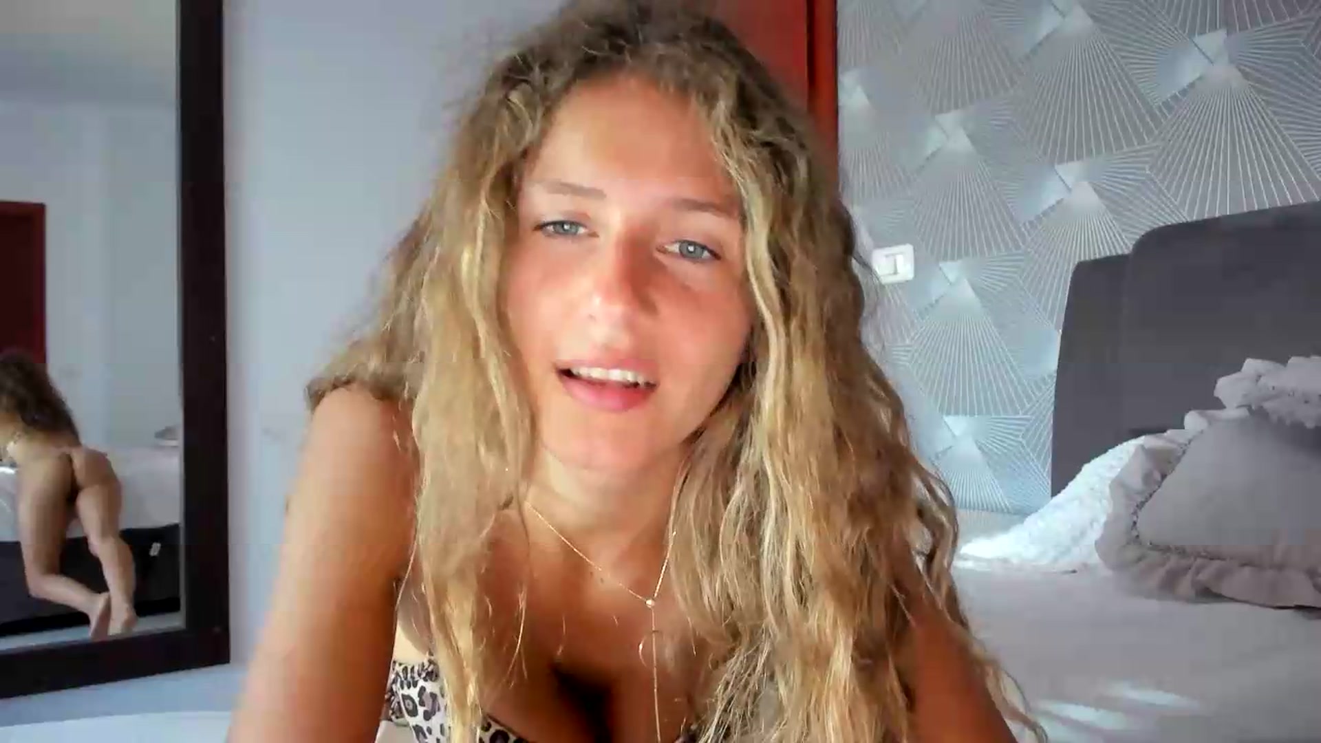 Gallery image thumbnail from SweetAngell18's myfreecams stream on, 06/24/2026, 10:09 image 7 of 20