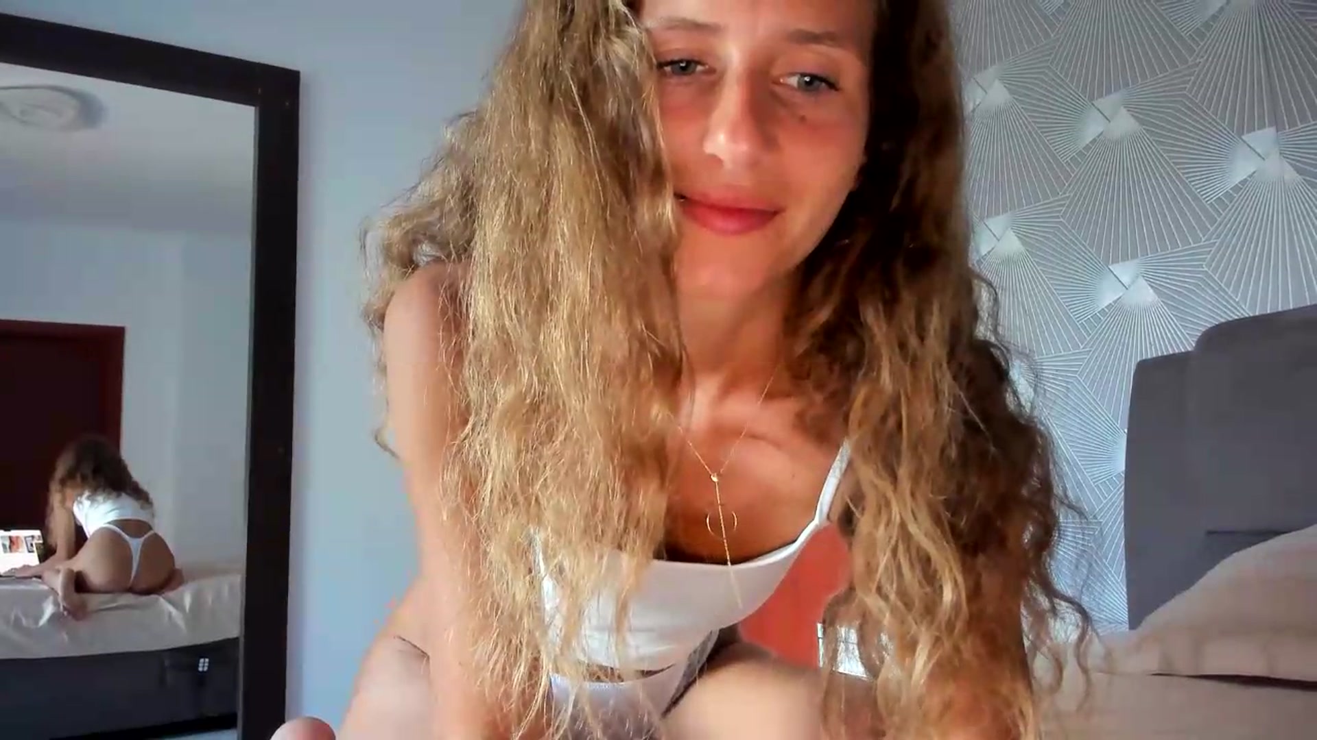 Gallery image thumbnail from SweetAngell18's myfreecams stream on, 06/25/2026, 12:05 image 6 of 20