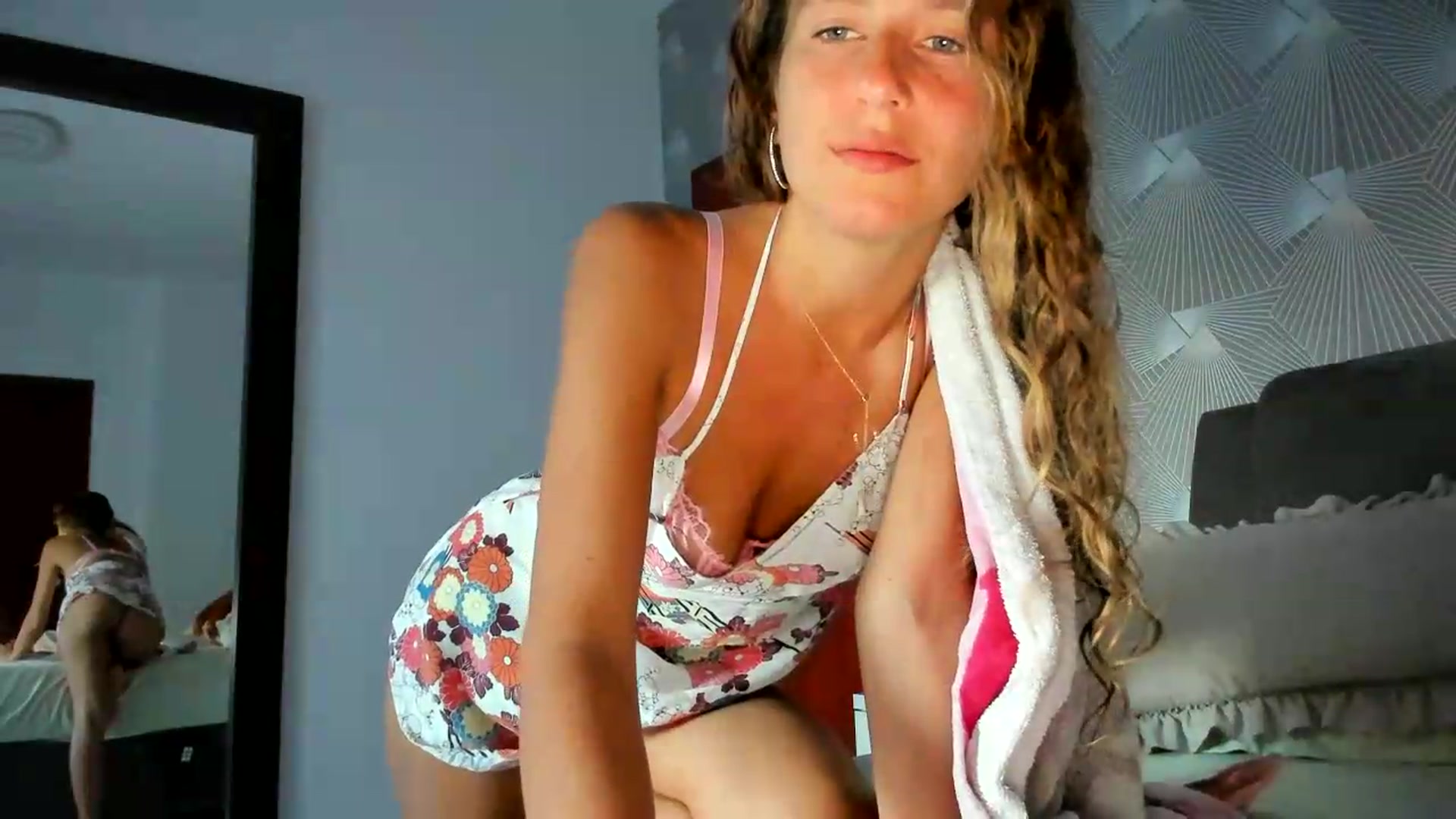 Gallery image thumbnail from SweetAngell18's myfreecams stream on, 06/26/2026, 18:05 image 10 of 20
