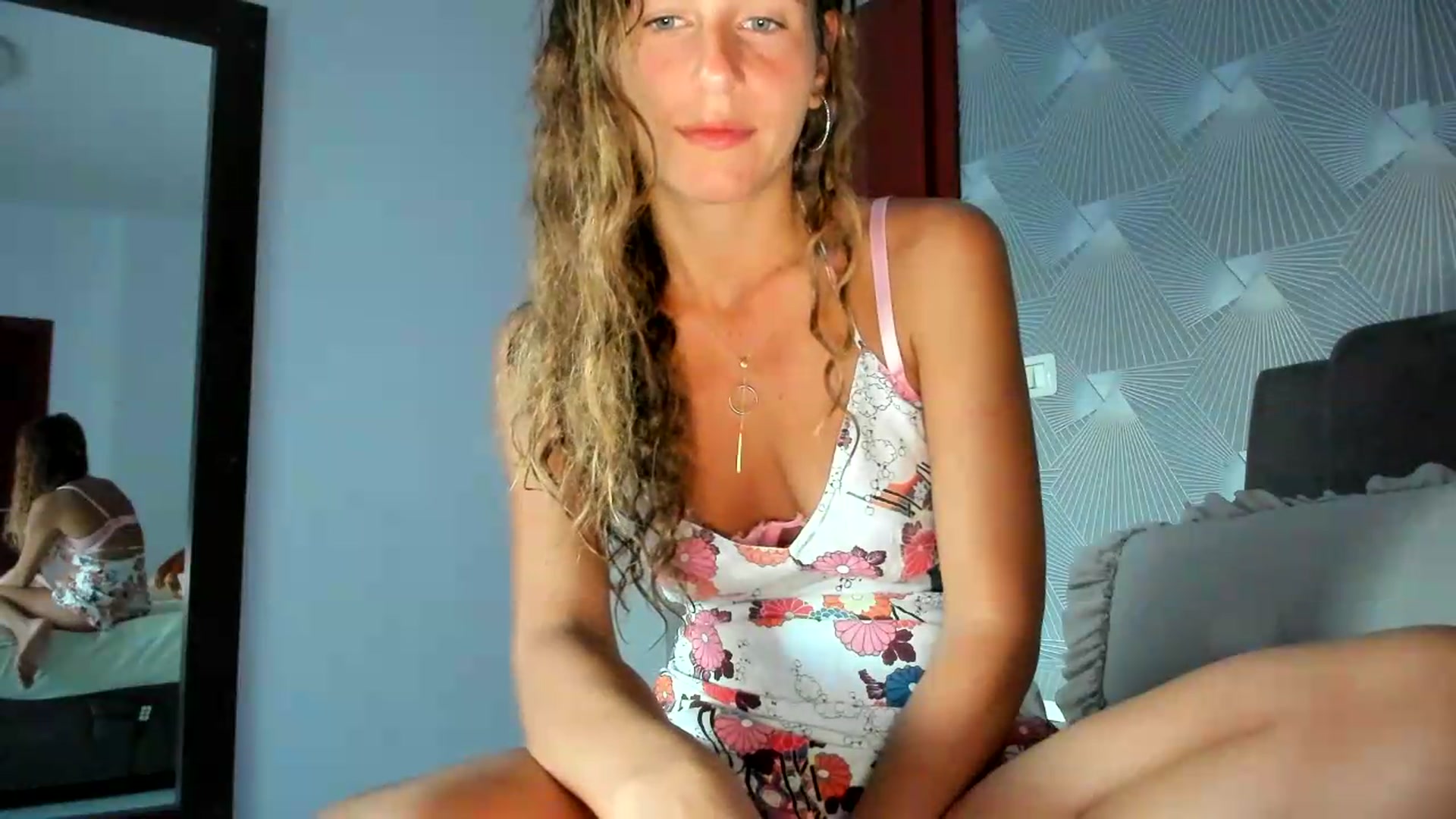 Gallery image thumbnail from SweetAngell18's myfreecams stream on, 06/26/2026, 18:05 image 11 of 20
