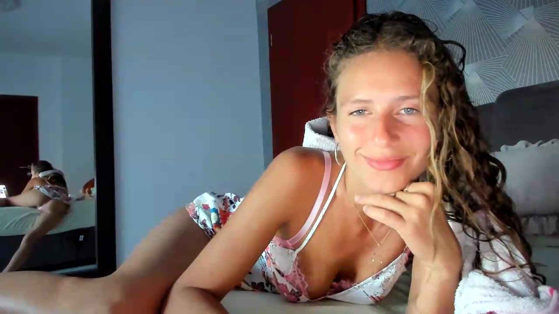 Gallery image thumbnail from SweetAngell18's myfreecams stream on, 06/26/2026, 18:05 image 4 of 20