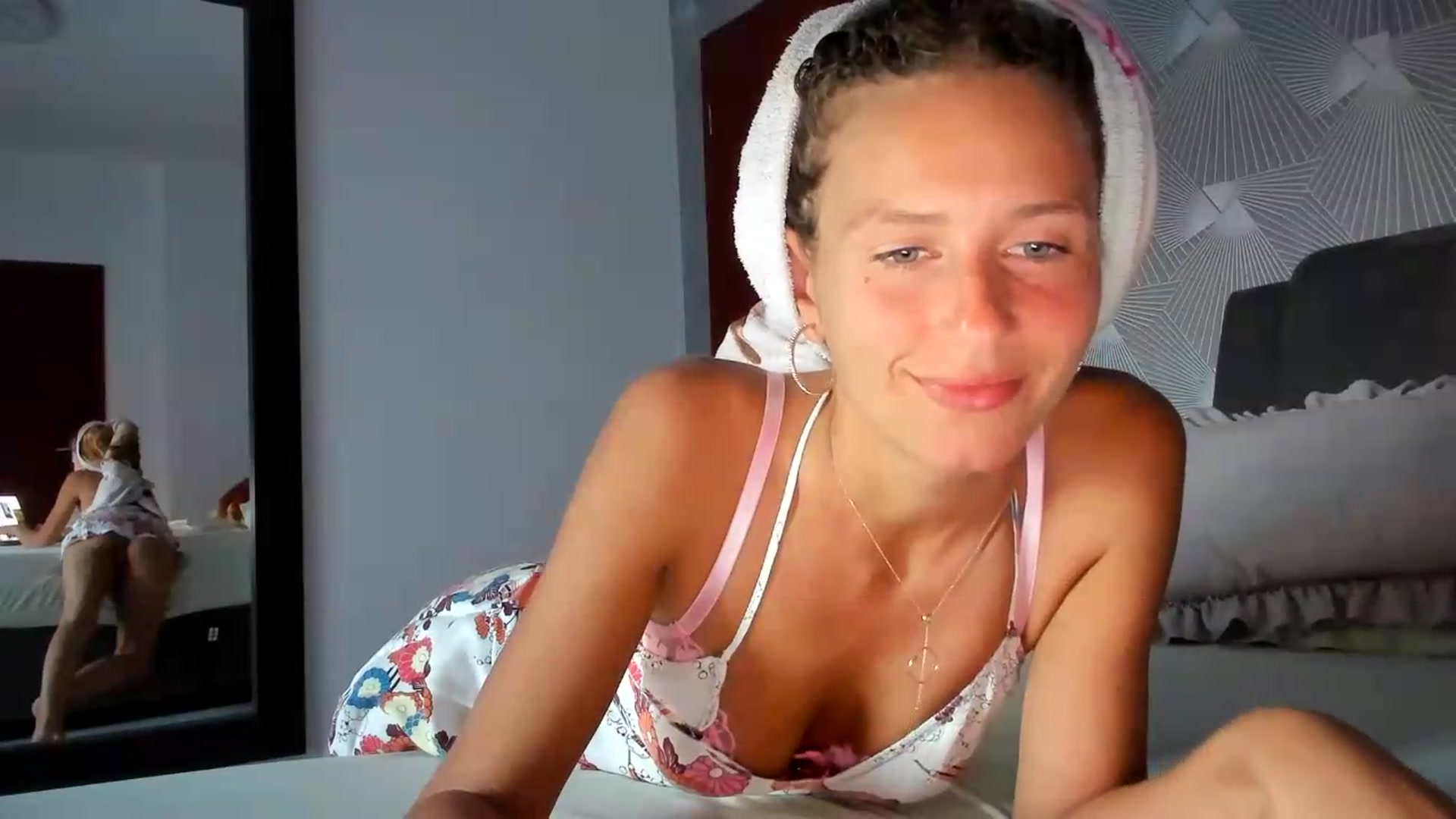 Gallery image thumbnail from SweetAngell18's myfreecams stream on, 06/26/2026, 18:05 image 3 of 20