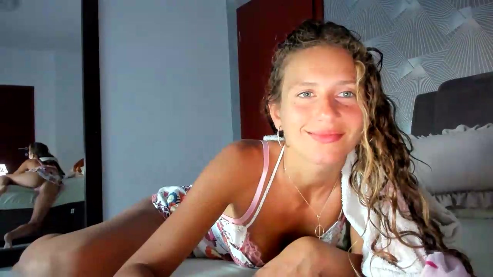 Gallery image thumbnail from SweetAngell18's myfreecams stream on, 06/26/2026, 18:05 image 6 of 20