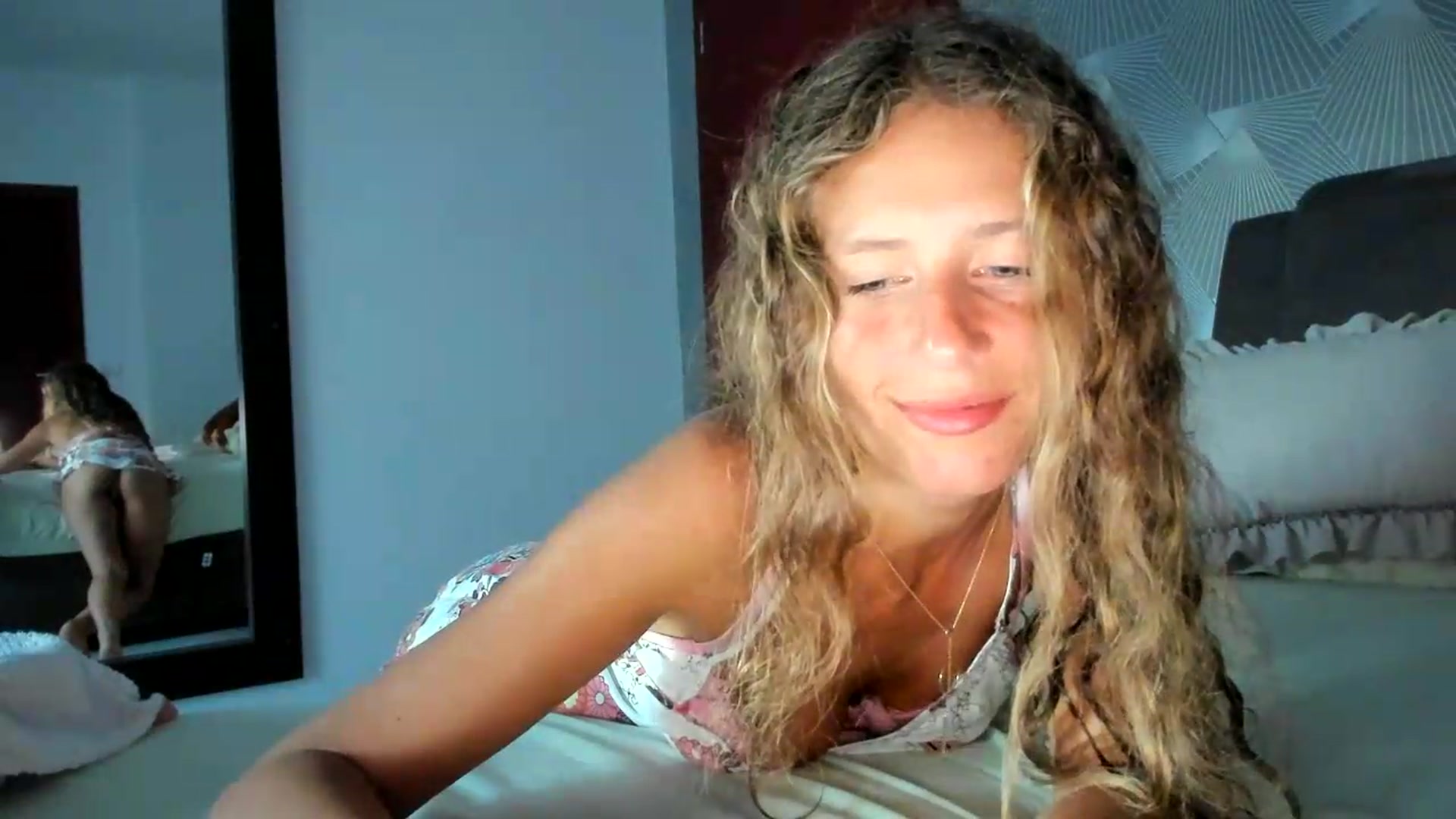 Gallery image thumbnail from SweetAngell18's myfreecams stream on, 06/26/2026, 18:05 image 17 of 20
