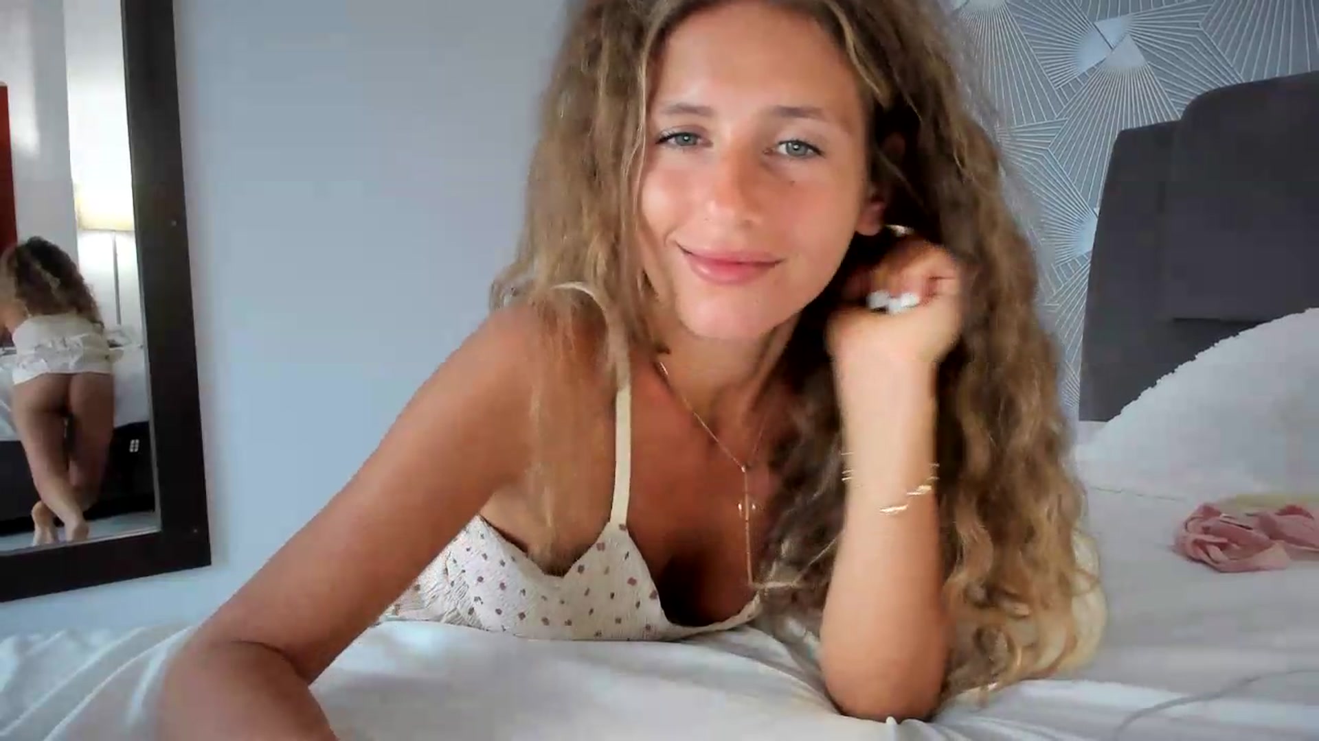 Gallery image thumbnail from SweetAngell18's myfreecams stream on, 07/07/2026, 09:50 image 14 of 20
