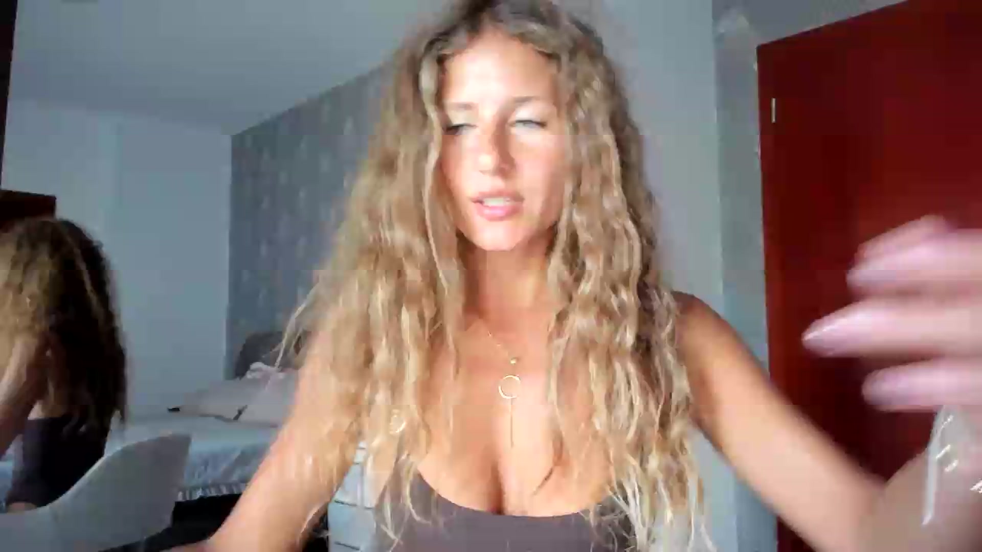 Gallery image thumbnail from SweetAngell18's myfreecams stream on, 07/27/2026, 12:49 image 1 of 20