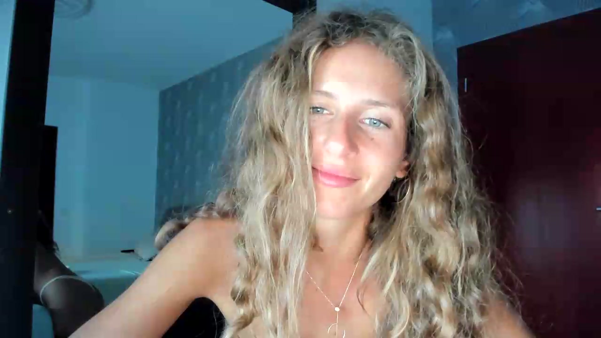 Gallery image thumbnail from SweetAngell18's myfreecams stream on, 07/30/2026, 17:18 image 17 of 20