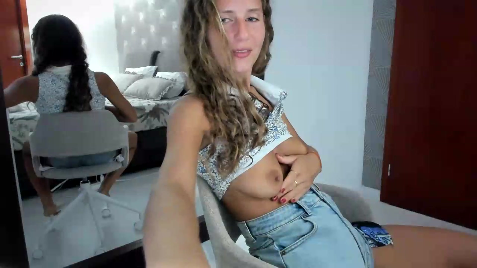 Gallery image thumbnail from SweetAngell18's myfreecams stream on, 08/09/2026, 17:46 image 8 of 20