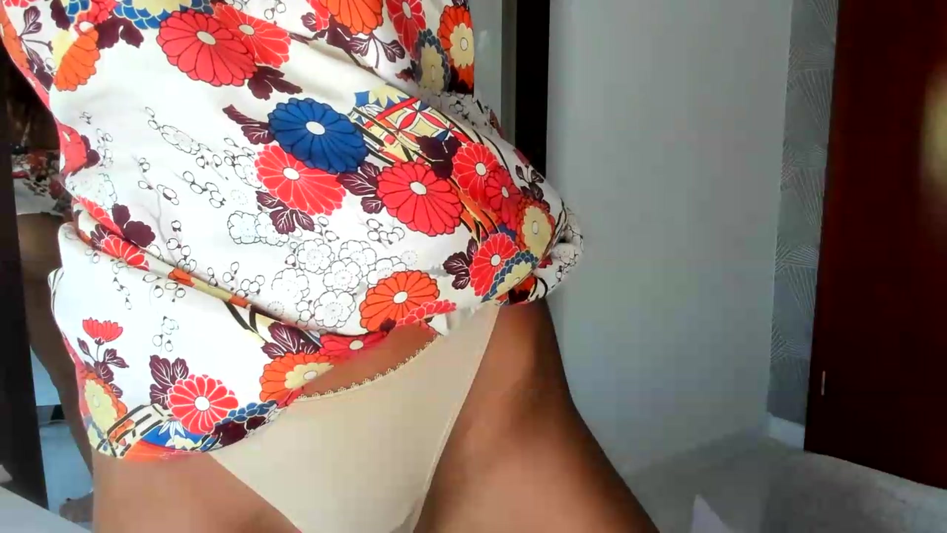 Gallery image thumbnail from SweetAngell18's myfreecams stream on, 08/10/2026, 12:13 image 12 of 20
