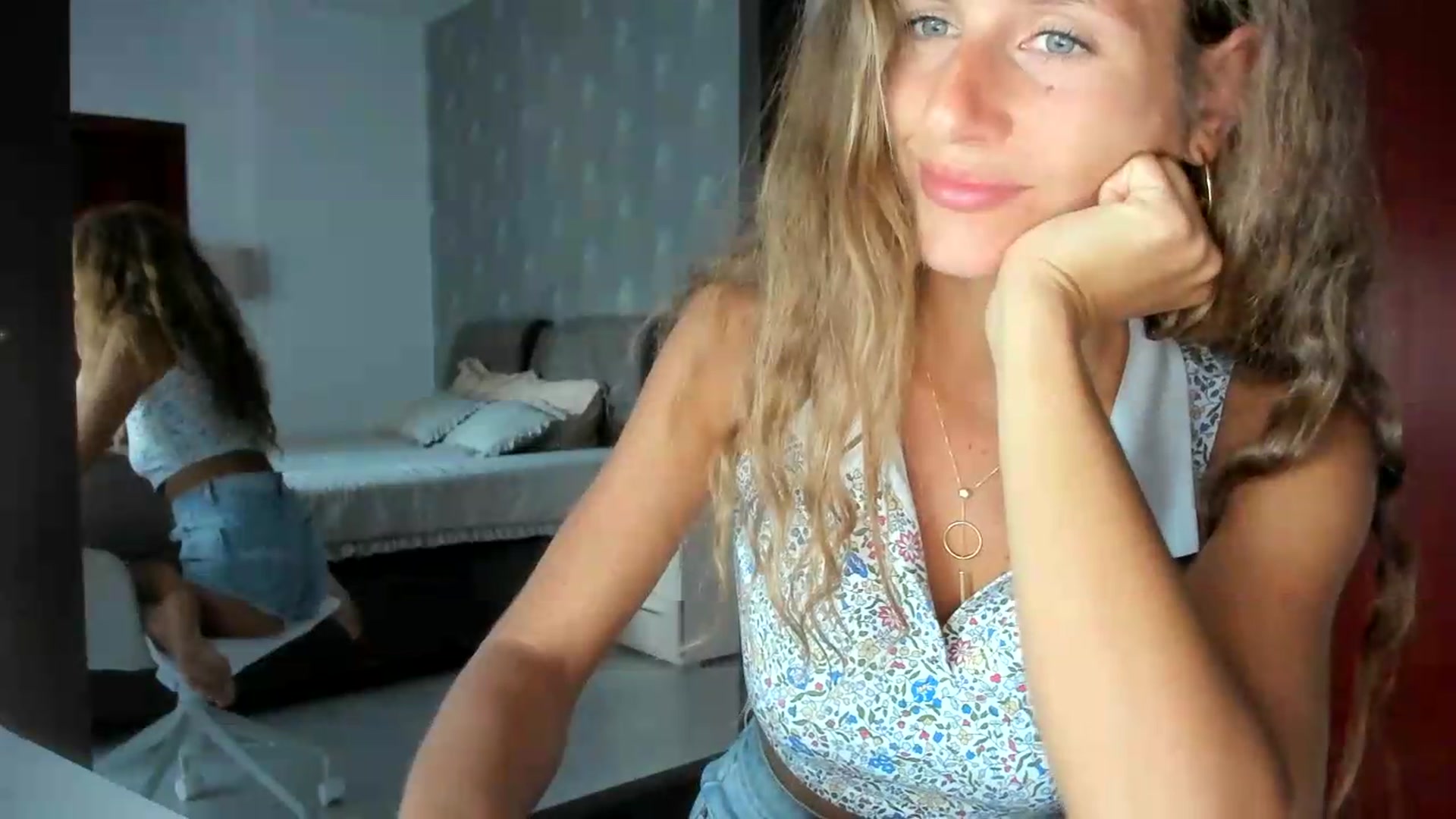 Gallery image thumbnail from SweetAngell18's myfreecams stream on, 08/18/2026, 15:29 image 4 of 20
