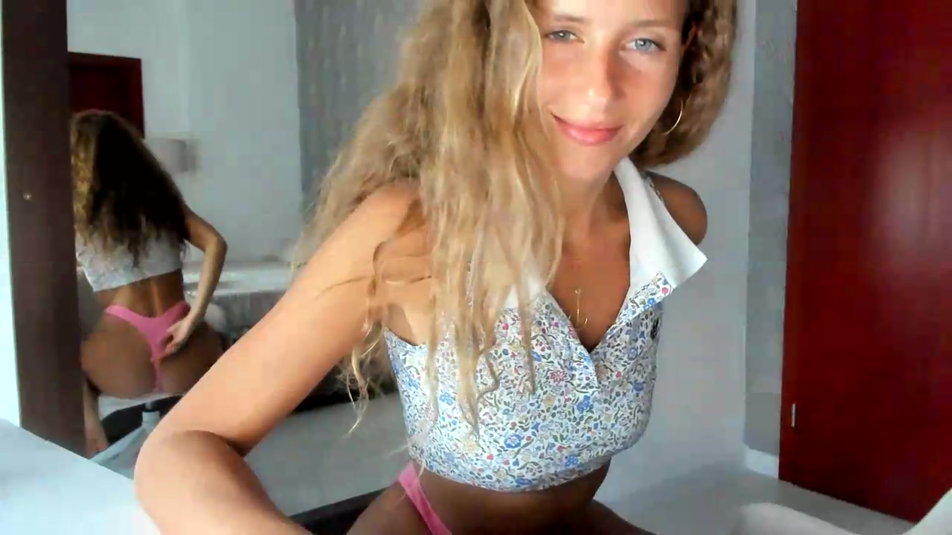 Gallery image thumbnail from SweetAngell18's myfreecams stream on, 08/18/2026, 15:29 image 11 of 20