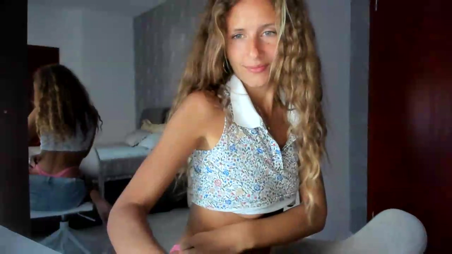 Gallery image thumbnail from SweetAngell18's myfreecams stream on, 08/18/2026, 15:29 image 7 of 20