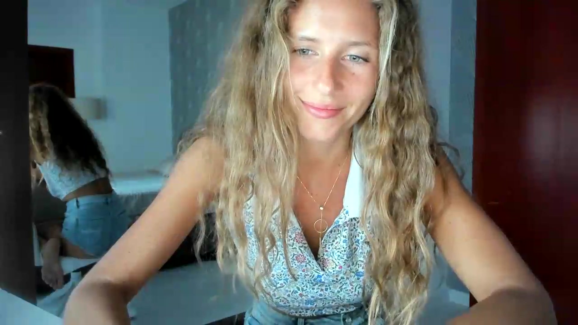 Gallery image thumbnail from SweetAngell18's myfreecams stream on, 08/18/2026, 15:29 image 5 of 20