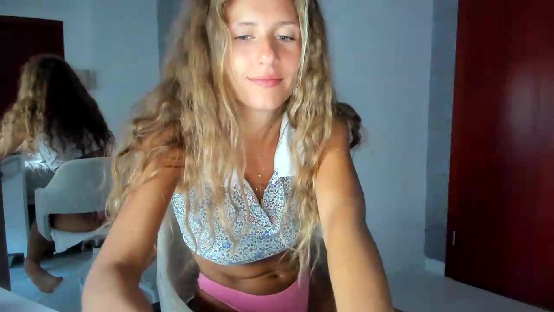 Gallery image thumbnail from SweetAngell18's myfreecams stream on, 08/18/2026, 15:29 image 15 of 20