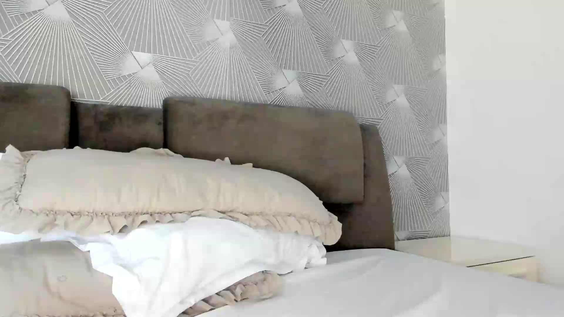 Gallery image thumbnail from SweetAngell18's myfreecams stream on, 09/09/2026, 11:26 image 8 of 20