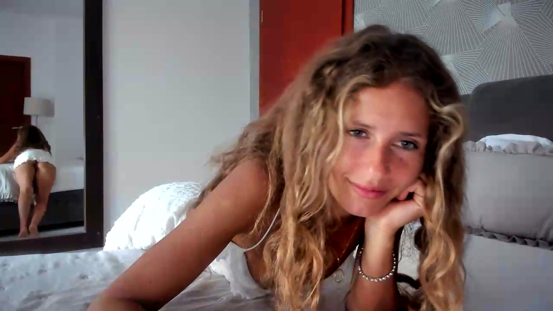 Gallery image thumbnail from SweetAngell18's myfreecams stream on, 09/11/2026, 12:27 image 2 of 20