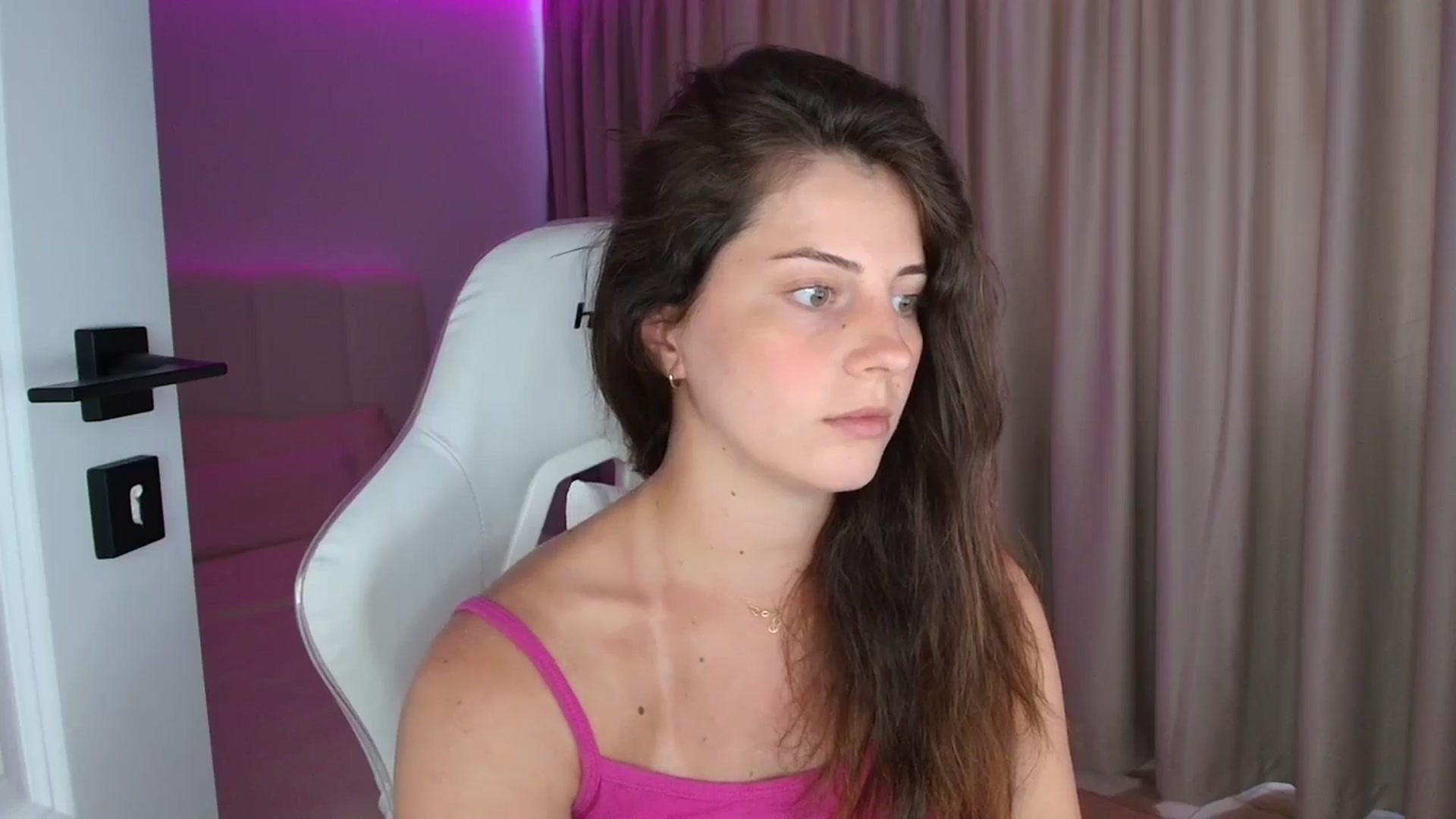 Gallery image thumbnail from SweetAntony77's myfreecams stream on, 08/12/2025, 11:08 image 13 of 20