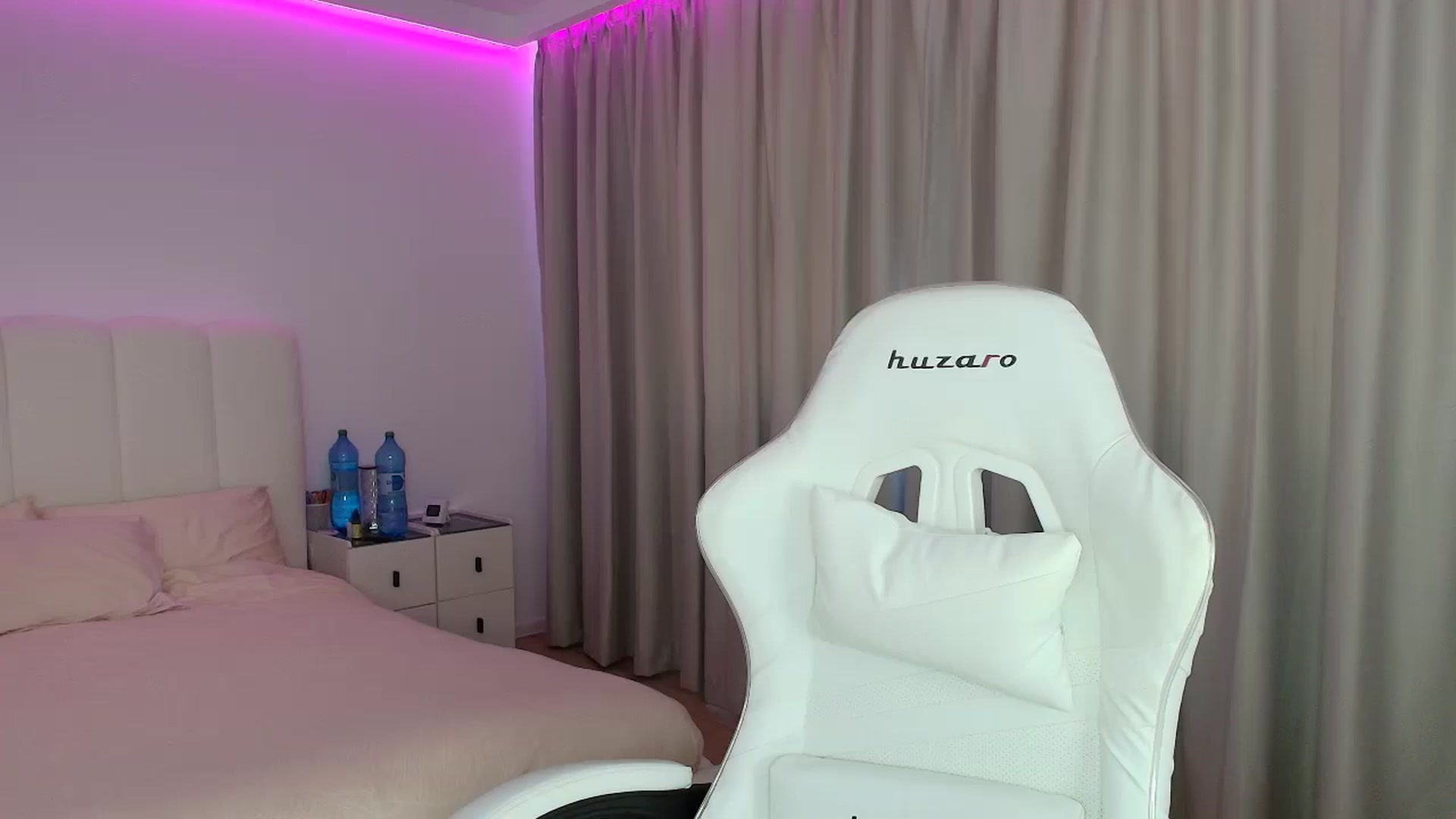 Gallery image thumbnail from SweetAntony77's myfreecams stream on, 11/01/2025, 11:22 image 14 of 20
