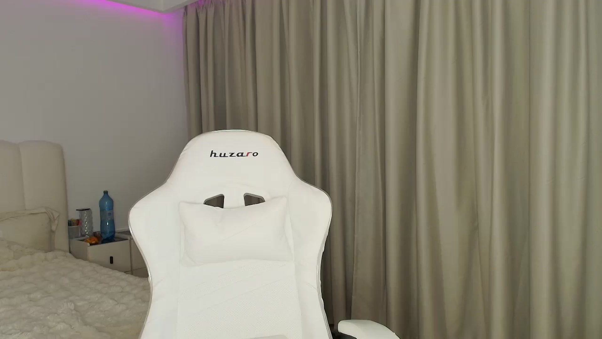 Gallery image thumbnail from SweetAntony77's myfreecams stream on, 12/30/2025, 19:18 image 6 of 20