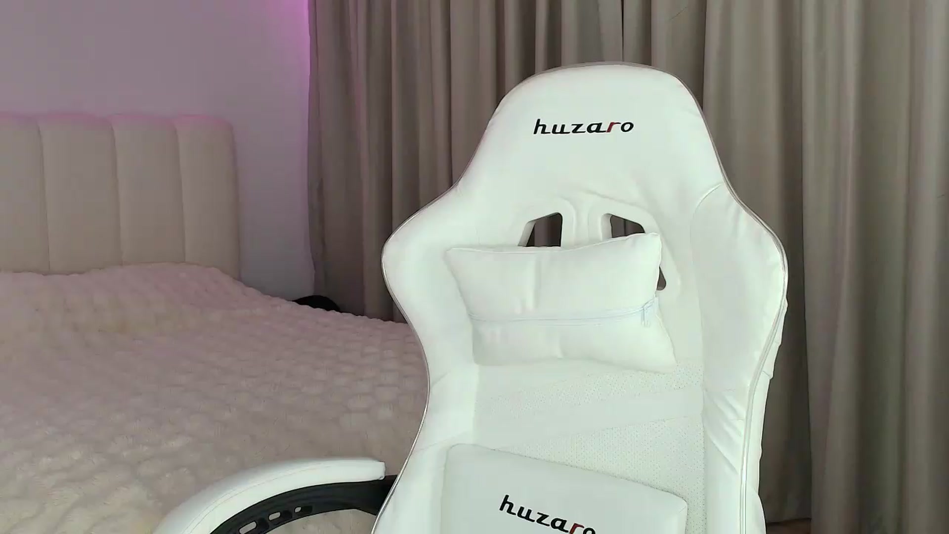 Gallery image thumbnail from SweetAntony77's myfreecams stream on, 05/17/2026, 17:43 image 15 of 20