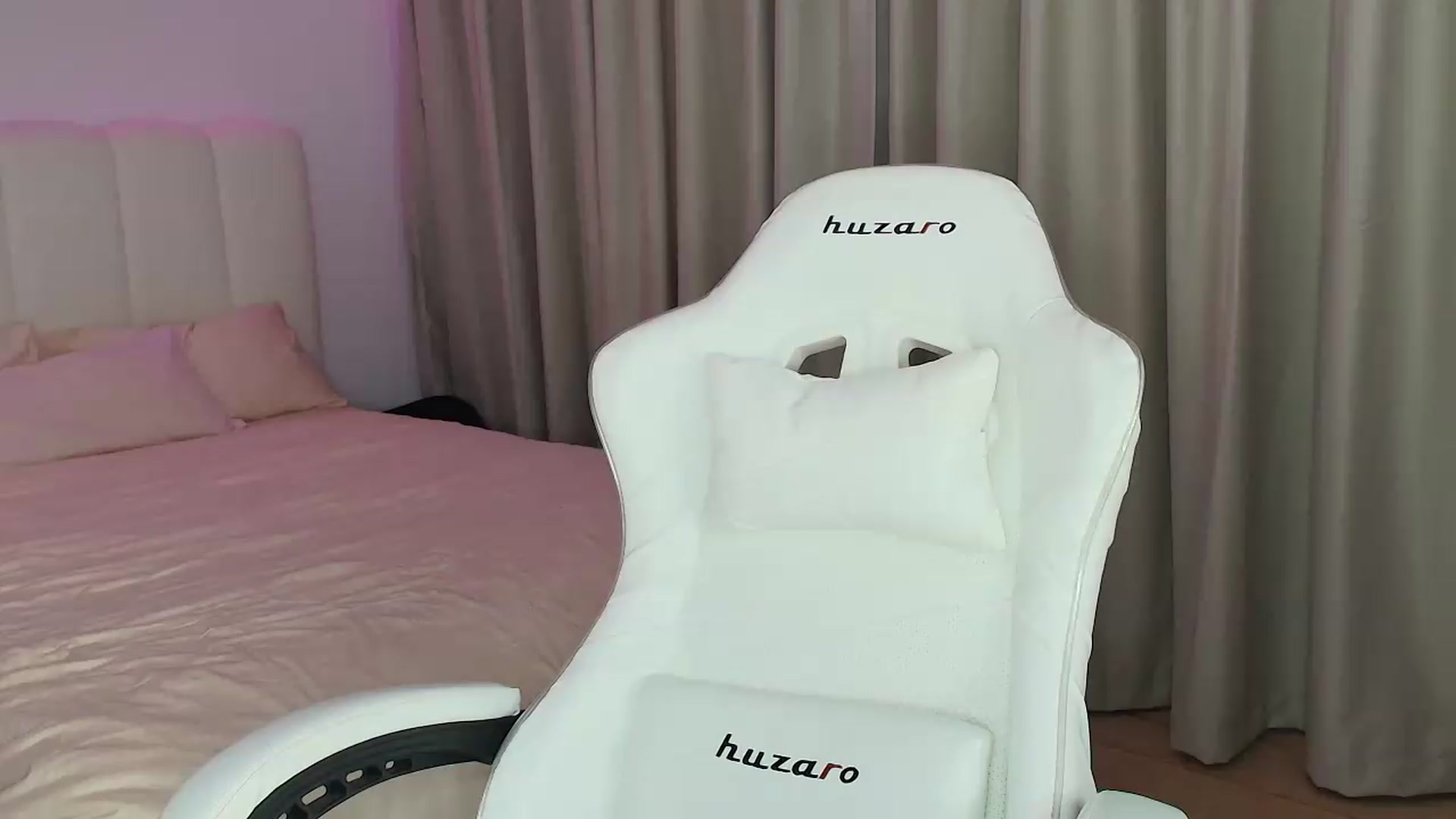 Gallery image thumbnail from SweetAntony77's myfreecams stream on, 05/27/2026, 18:18 image 6 of 20