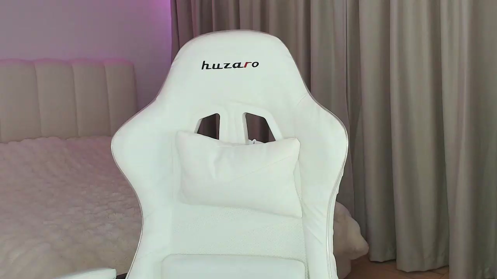 Gallery image thumbnail from SweetAntony77's myfreecams stream on, 06/08/2026, 18:08 image 9 of 20