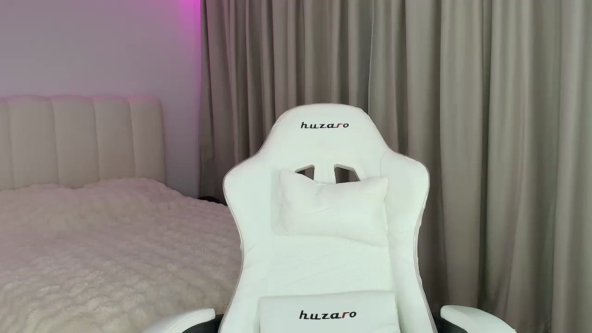 Gallery image thumbnail from SweetAntony77's myfreecams stream on, 06/11/2026, 18:47 image 18 of 20