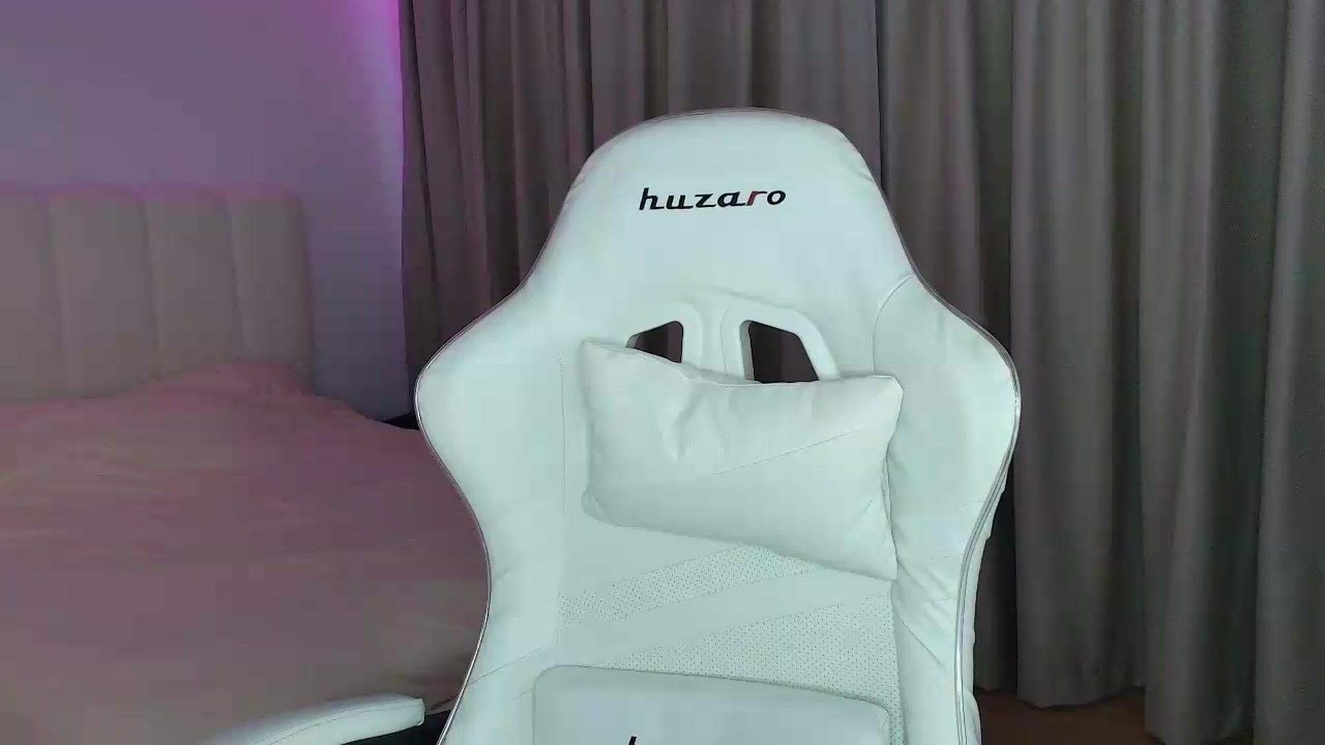 Gallery image thumbnail from SweetAntony77's myfreecams stream on, 06/19/2026, 17:32 image 15 of 20
