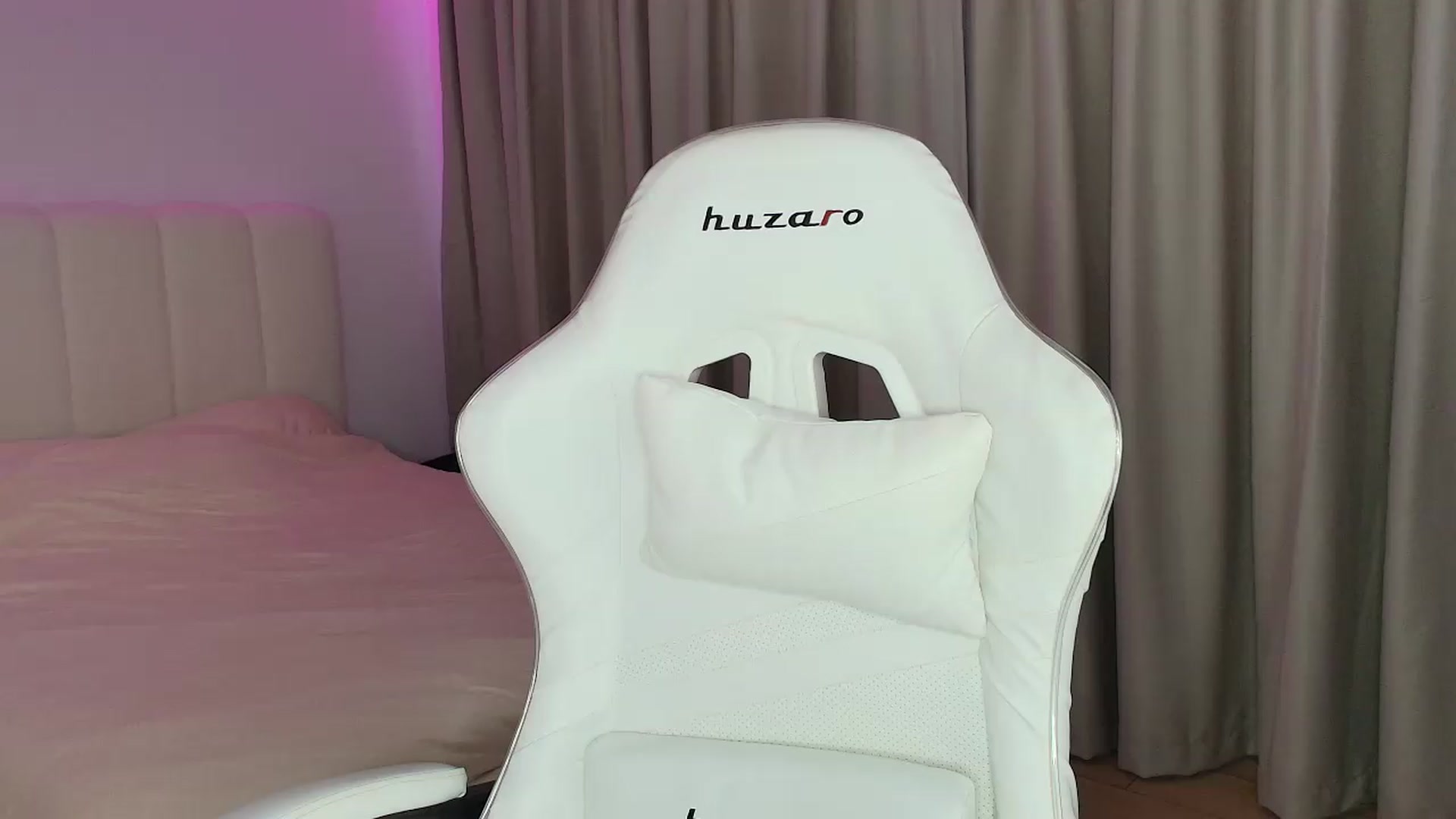 Gallery image thumbnail from SweetAntony77's myfreecams stream on, 06/19/2026, 17:32 image 19 of 20
