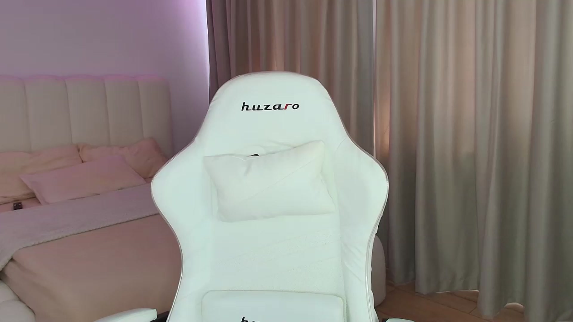 Gallery image thumbnail from SweetAntony77's myfreecams stream on, 08/10/2026, 09:28 image 6 of 20
