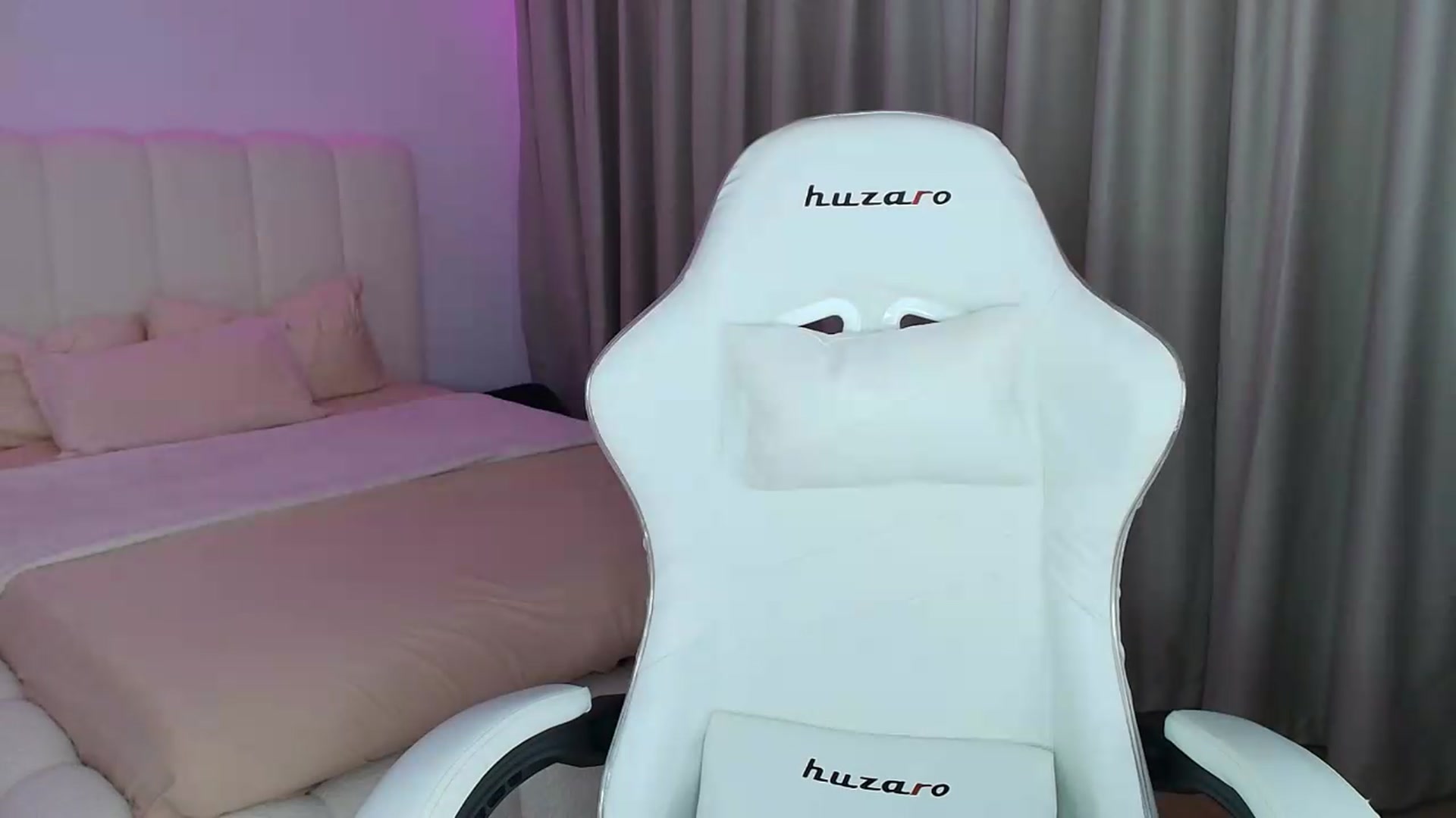 Gallery image thumbnail from SweetAntony77's myfreecams stream on, 08/12/2026, 17:02 image 15 of 20