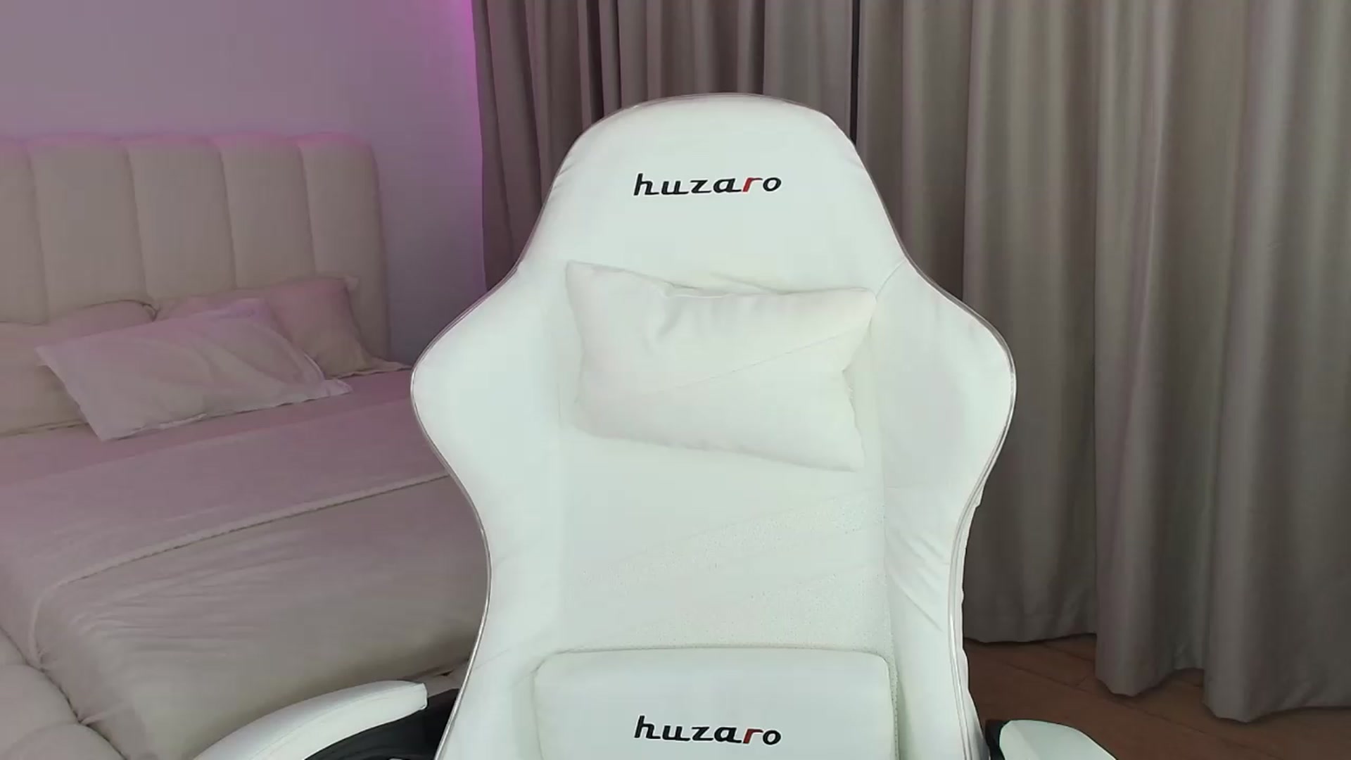 Gallery image thumbnail from SweetAntony77's myfreecams stream on, 08/18/2026, 17:37 image 14 of 20