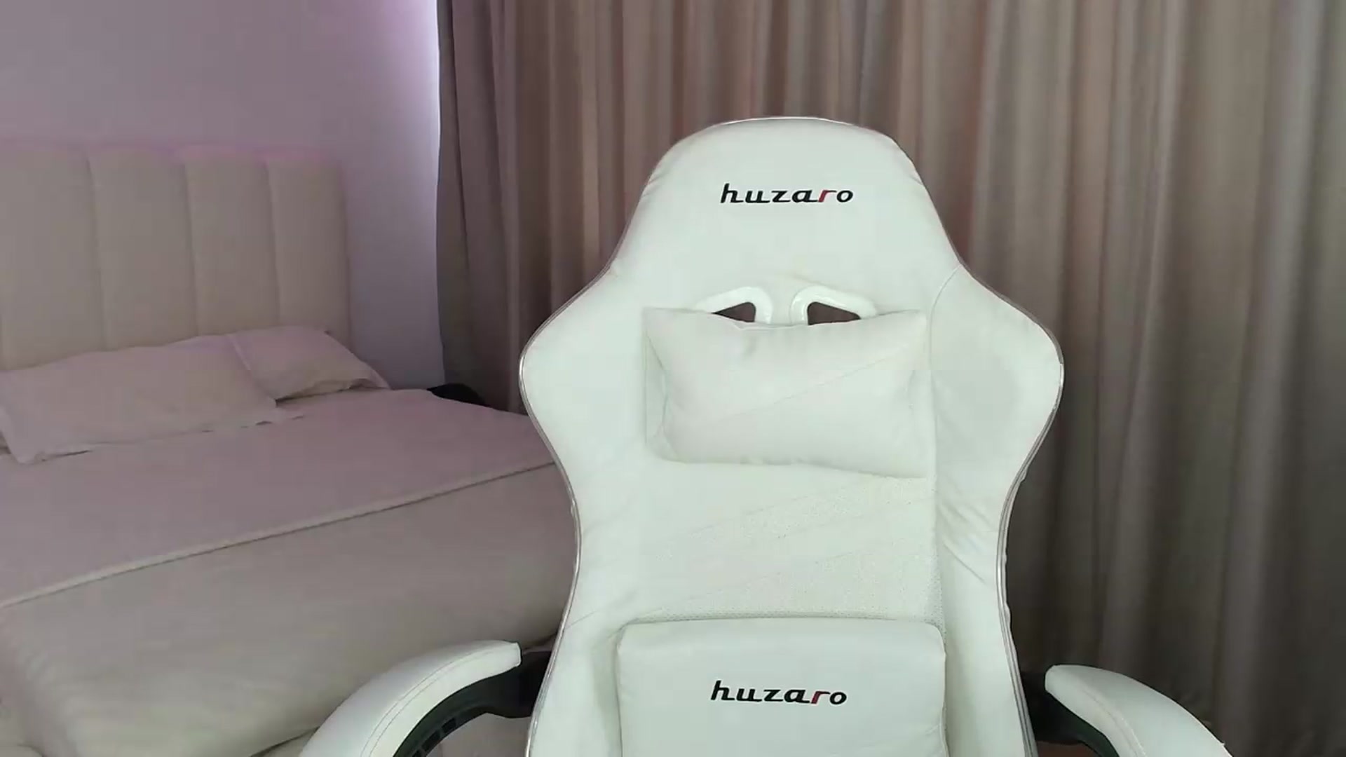 Gallery image thumbnail from SweetAntony77's myfreecams stream on, 08/25/2026, 09:34 image 8 of 20