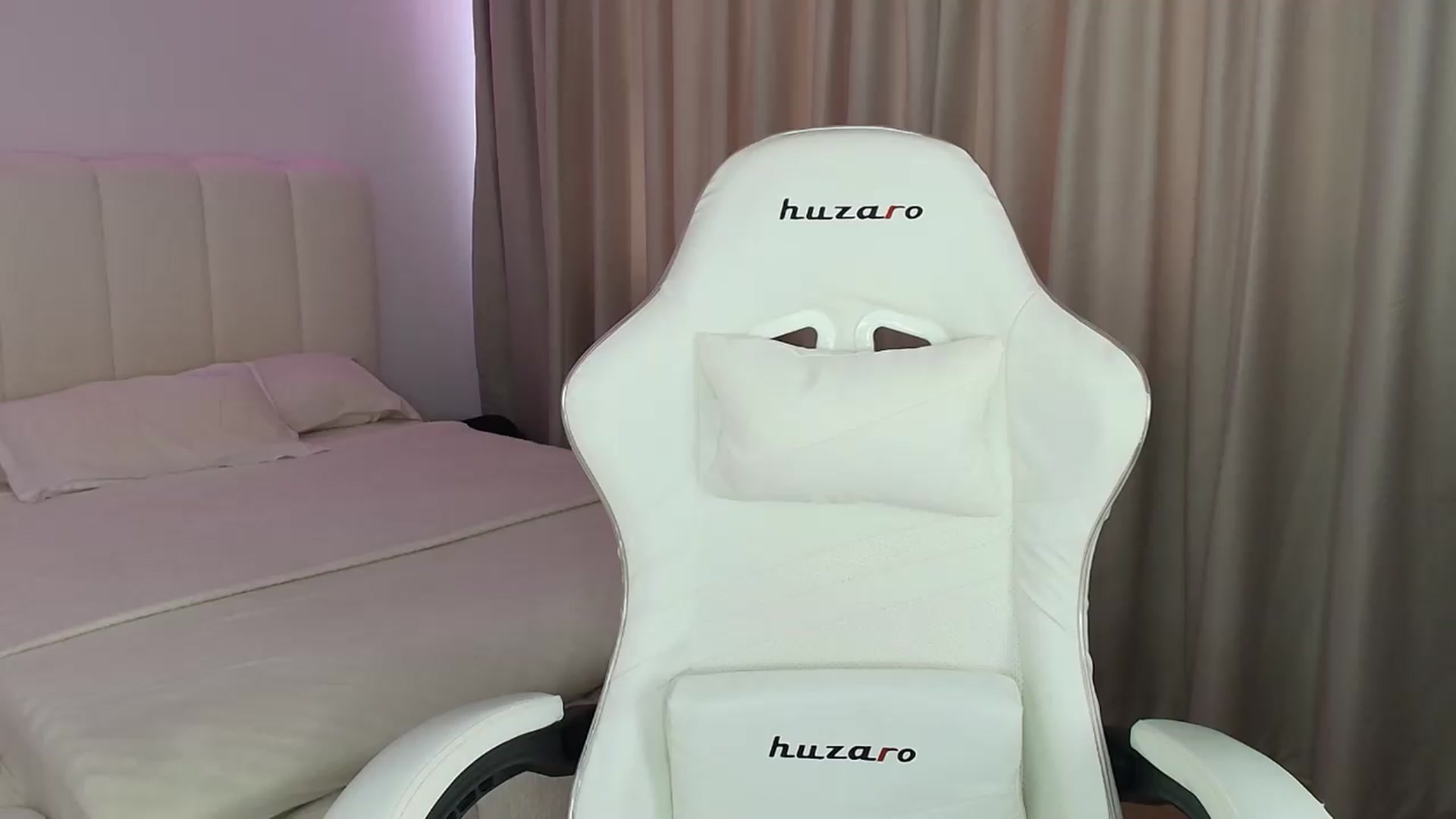 Gallery image thumbnail from SweetAntony77's myfreecams stream on, 08/25/2026, 09:34 image 10 of 20