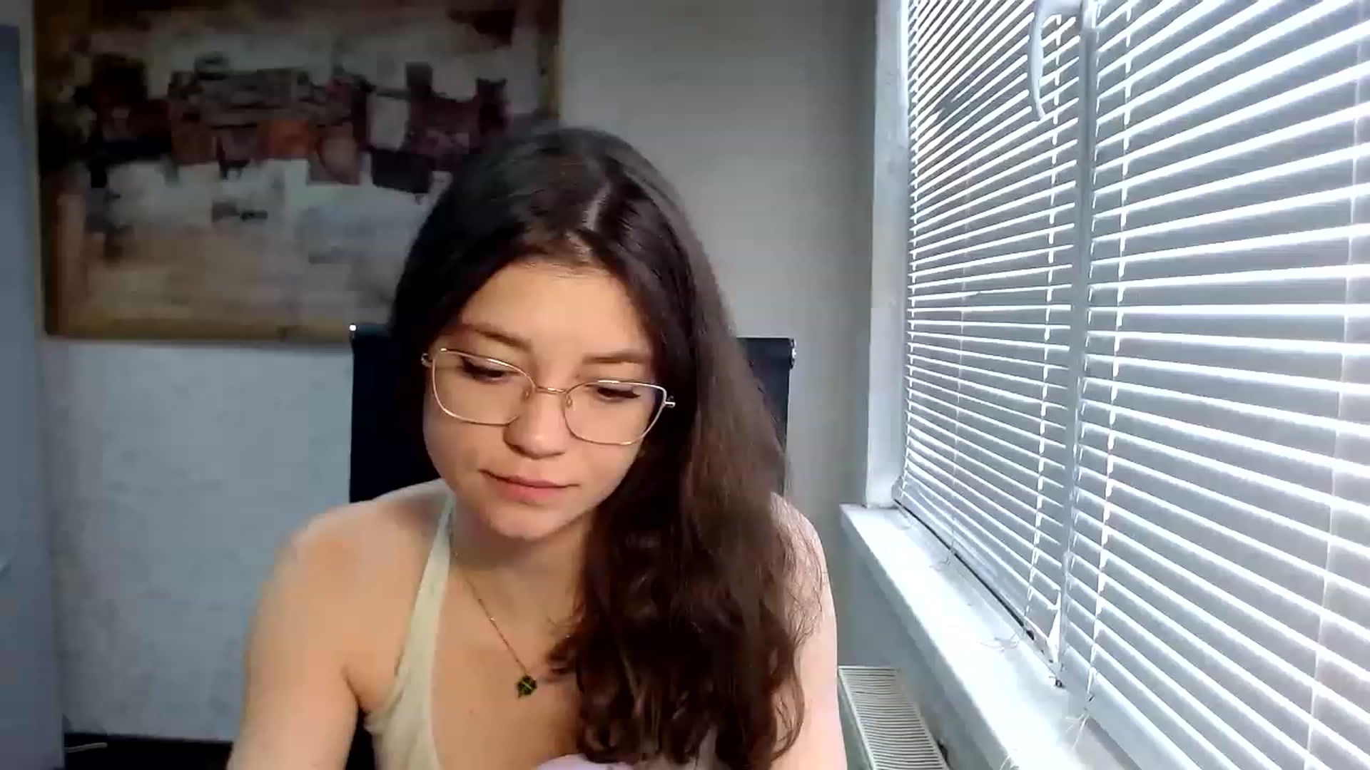 Gallery image thumbnail from SweetArinaA's myfreecams stream on, 04/01/2023, 10:57 image 14 of 20