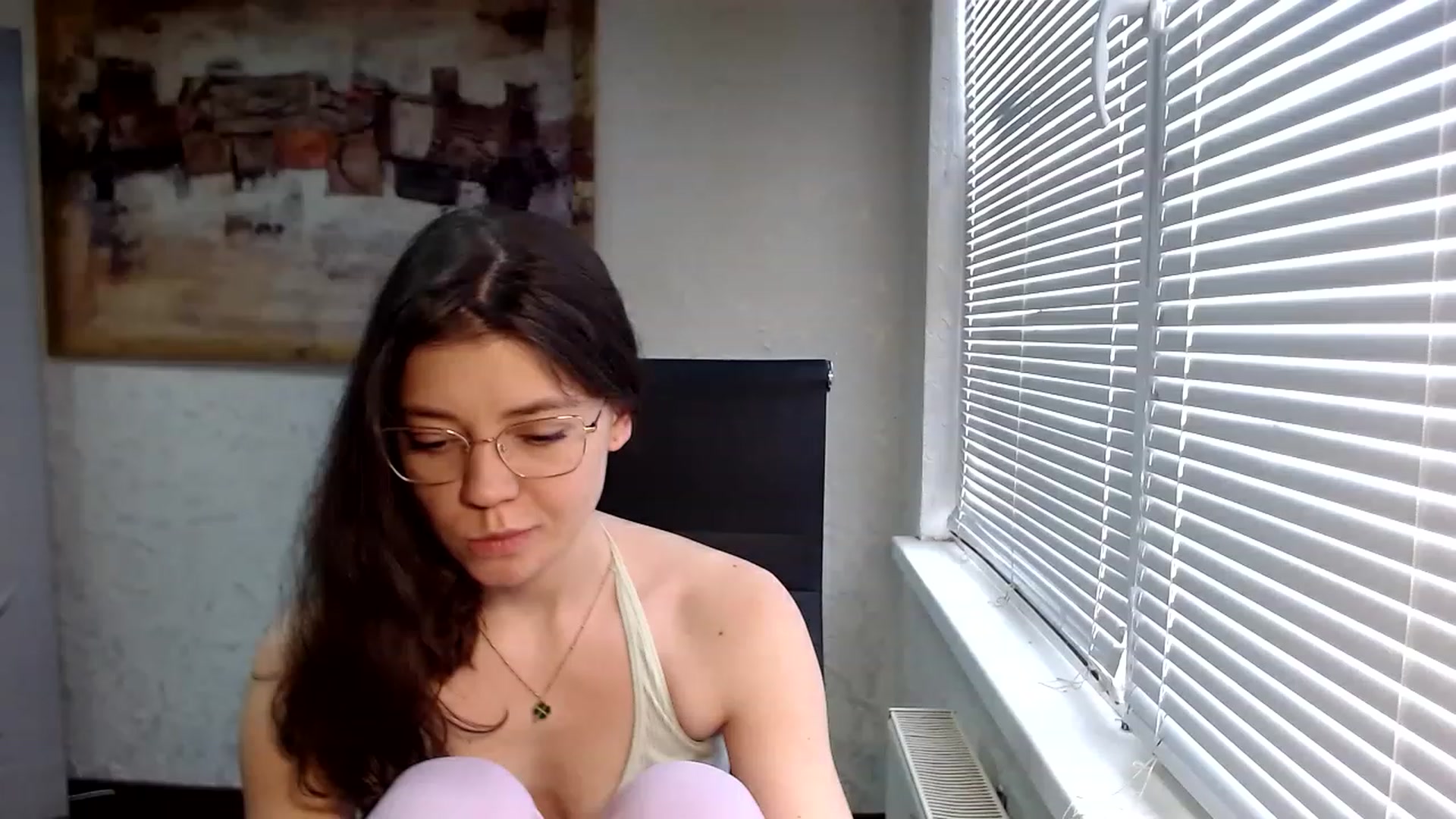 Gallery image thumbnail from SweetArinaA's myfreecams stream on, 04/01/2023, 10:57 image 8 of 20