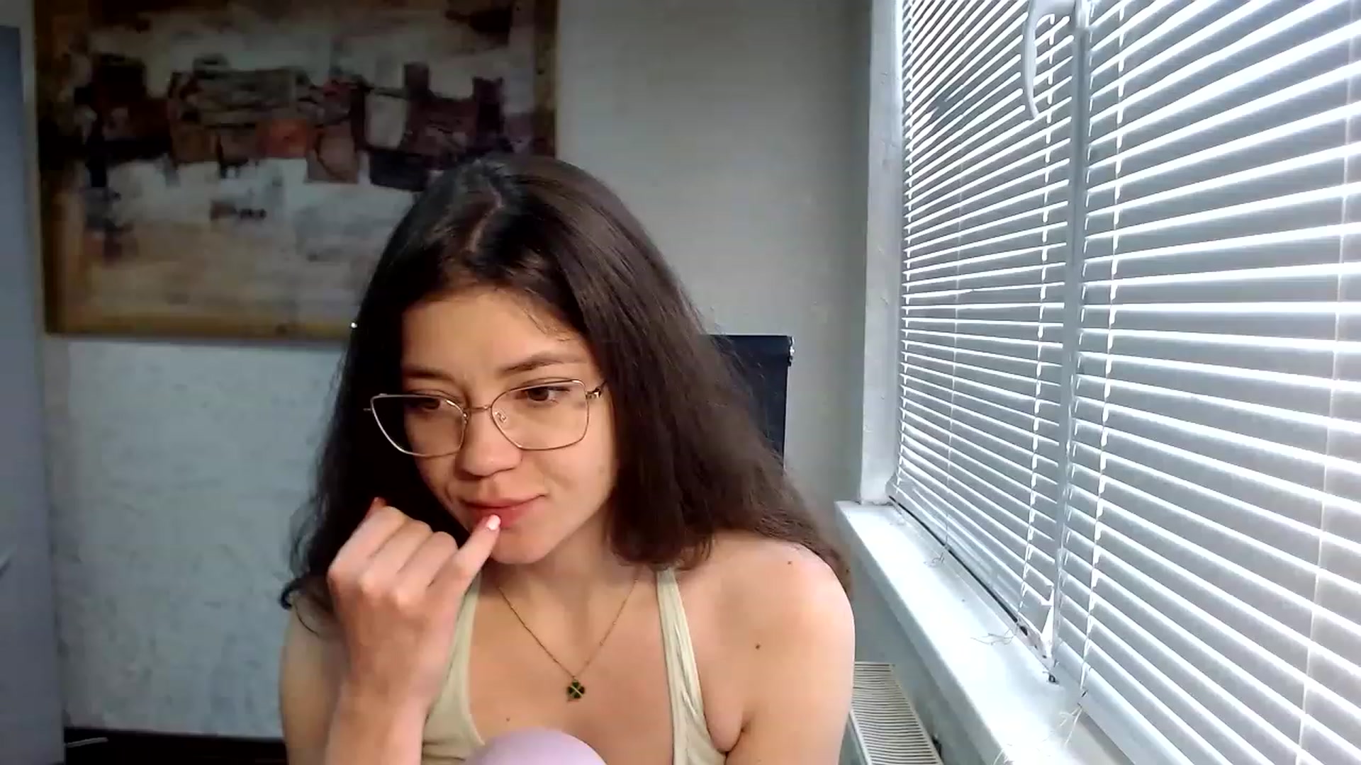 Gallery image thumbnail from SweetArinaA's myfreecams stream on, 04/01/2023, 10:57 image 3 of 20