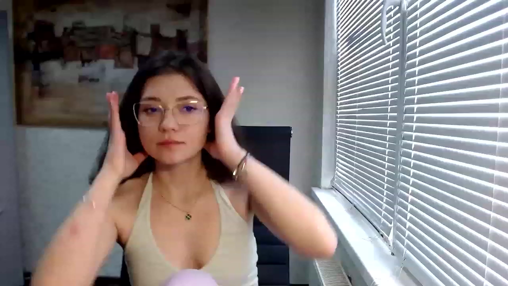 Gallery image thumbnail from SweetArinaA's myfreecams stream on, 04/01/2023, 10:57 image 4 of 20